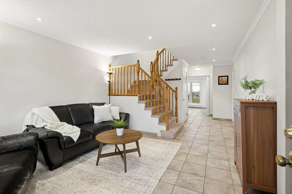 Photo 7 of 189 Shadow Wood Court, Waterloo, University Downs — HOMEH