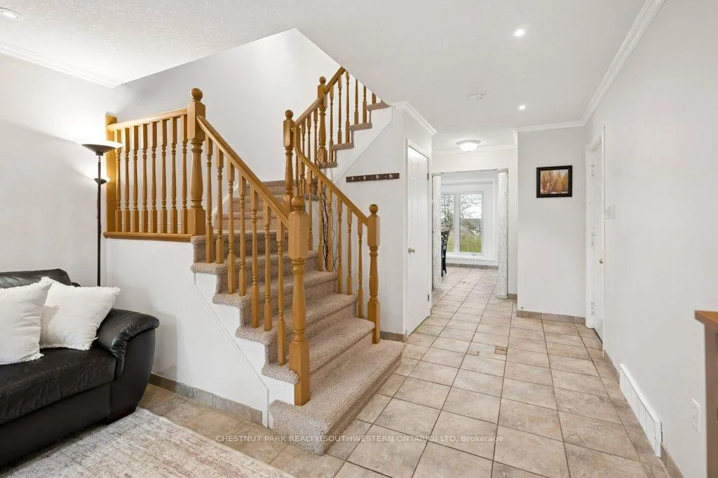 Photo 9 of 189 Shadow Wood Court, Waterloo, University Downs — HOMEH