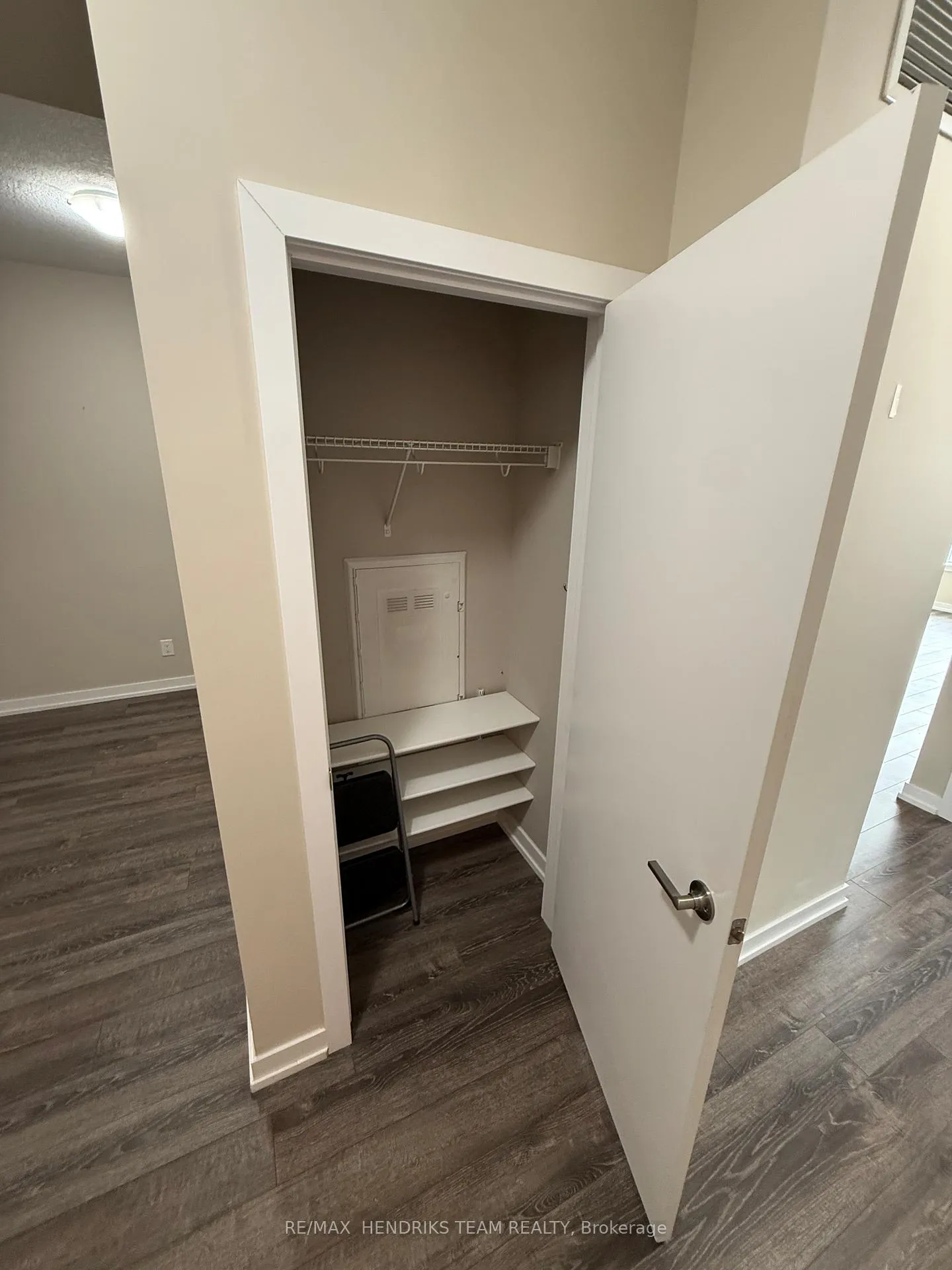Photo 3 of Unit 303, 40 Esplanade Lane, Grimsby, Grimsby Beach — HOMEH