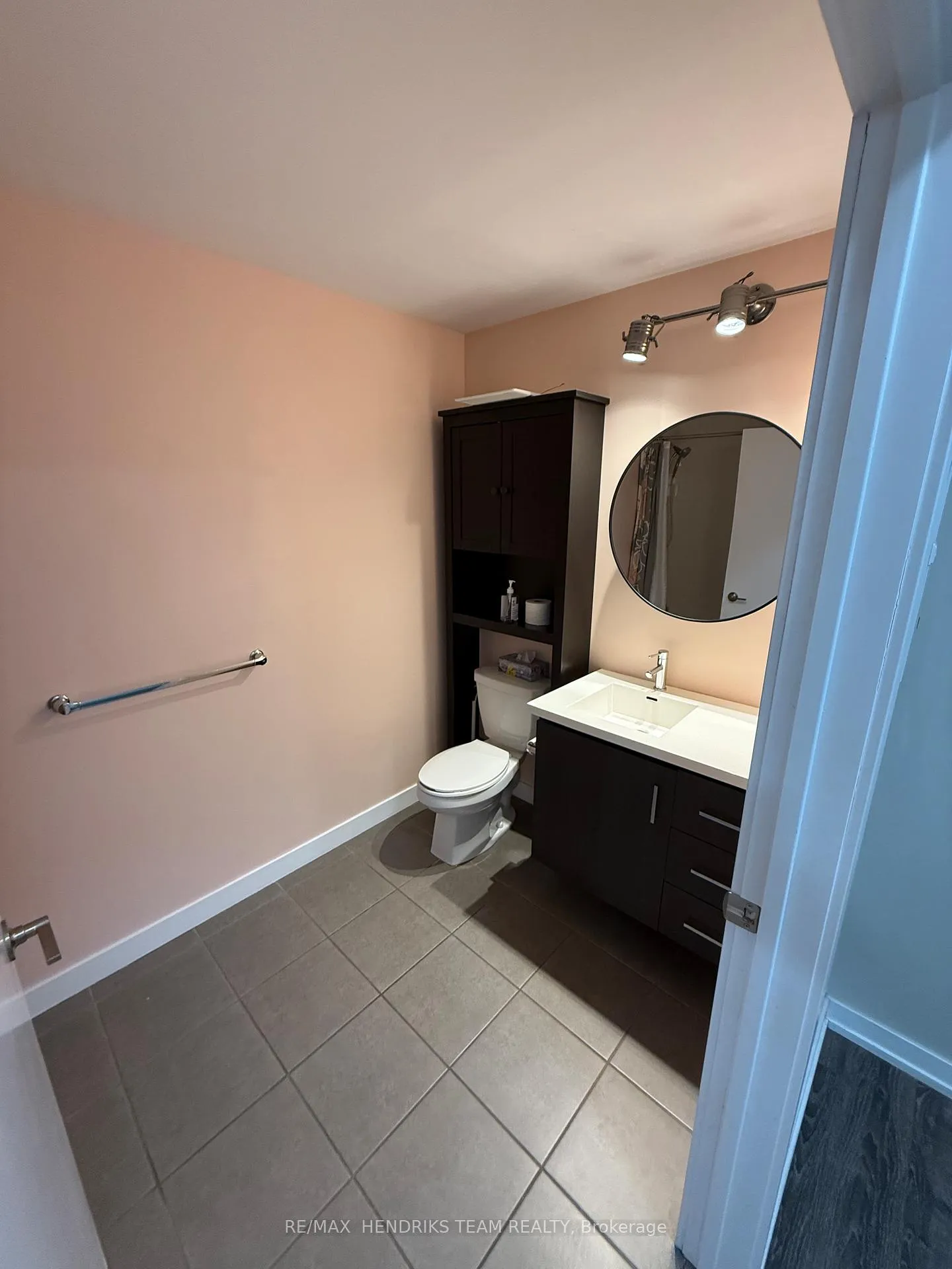 Photo 5 of Unit 303, 40 Esplanade Lane, Grimsby, Grimsby Beach — HOMEH