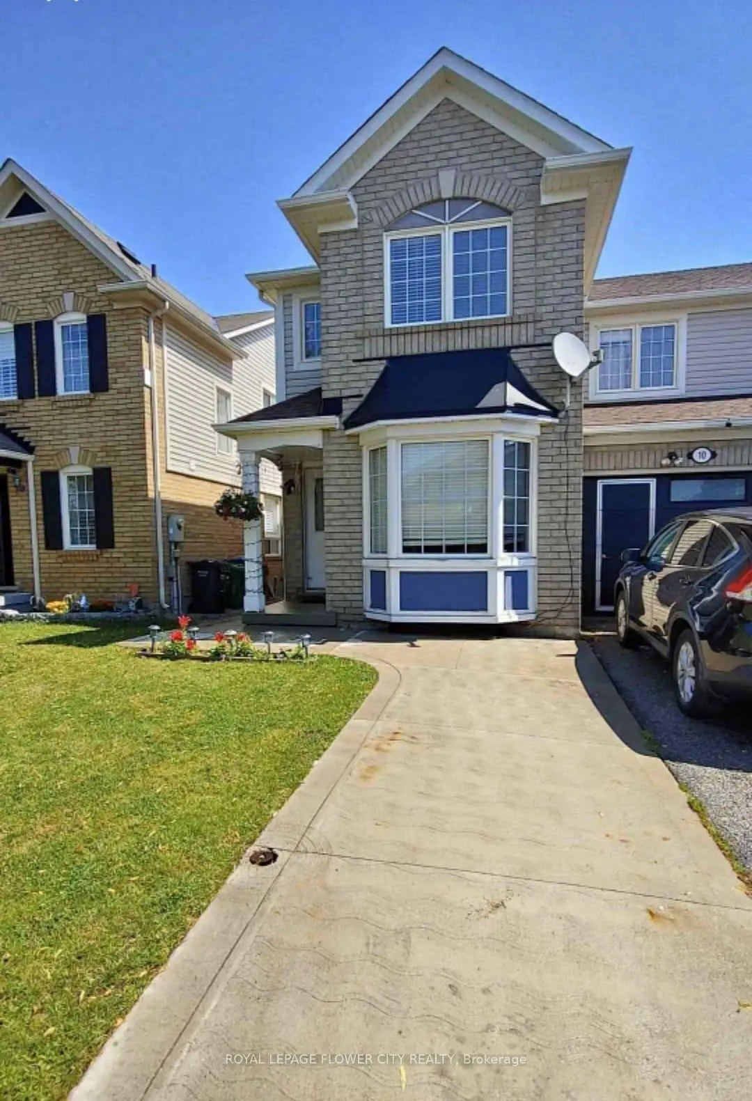Front of 10 Vista Green Crescent