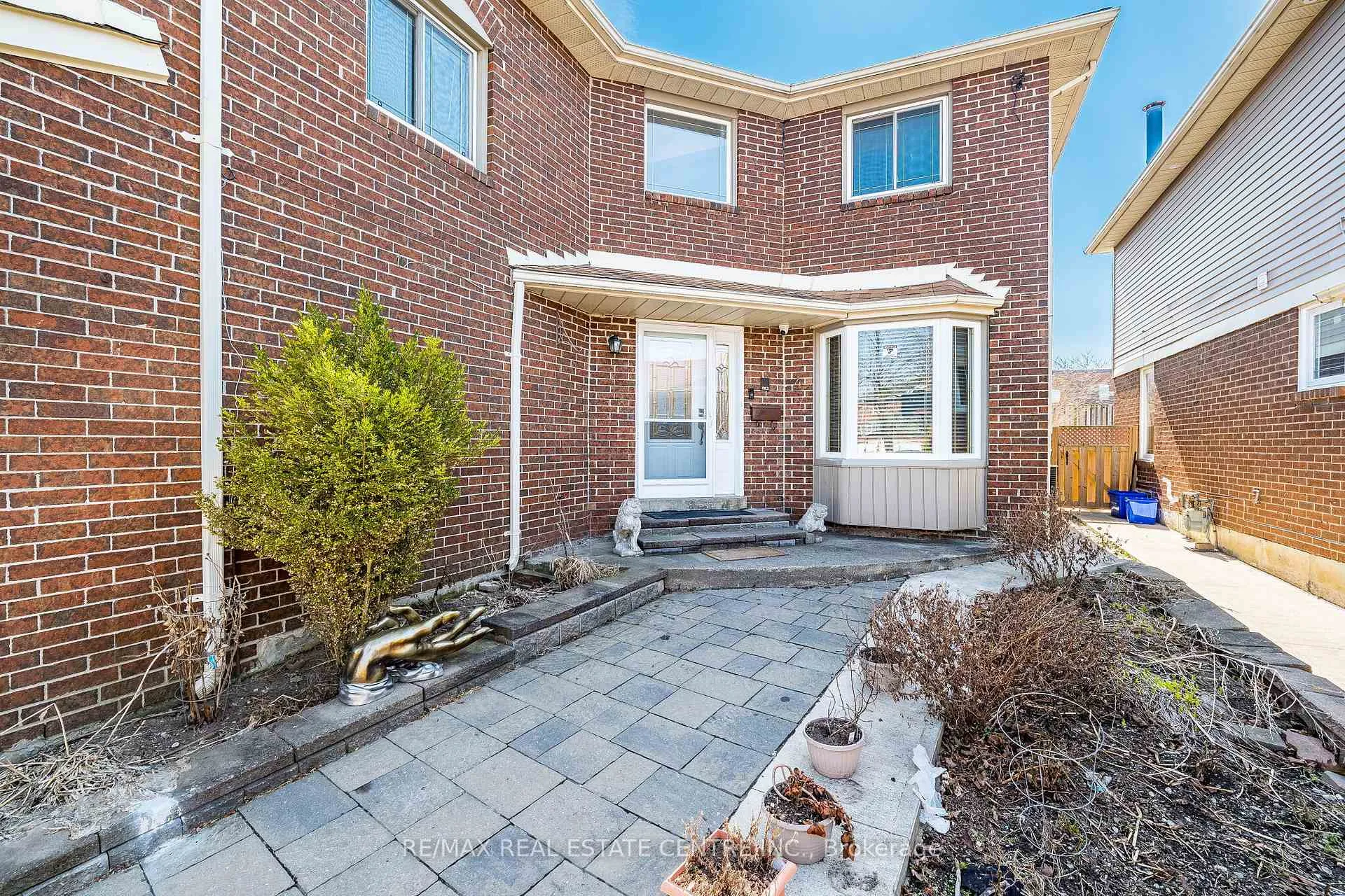 Photo 4 of 4 Howell Street, Brampton, Brampton South — HOMEH