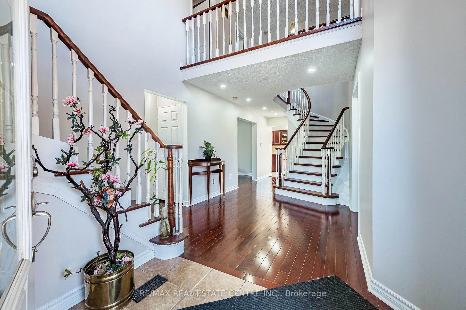 Photo 5 of 4 Howell Street, Brampton, Brampton South — HOMEH