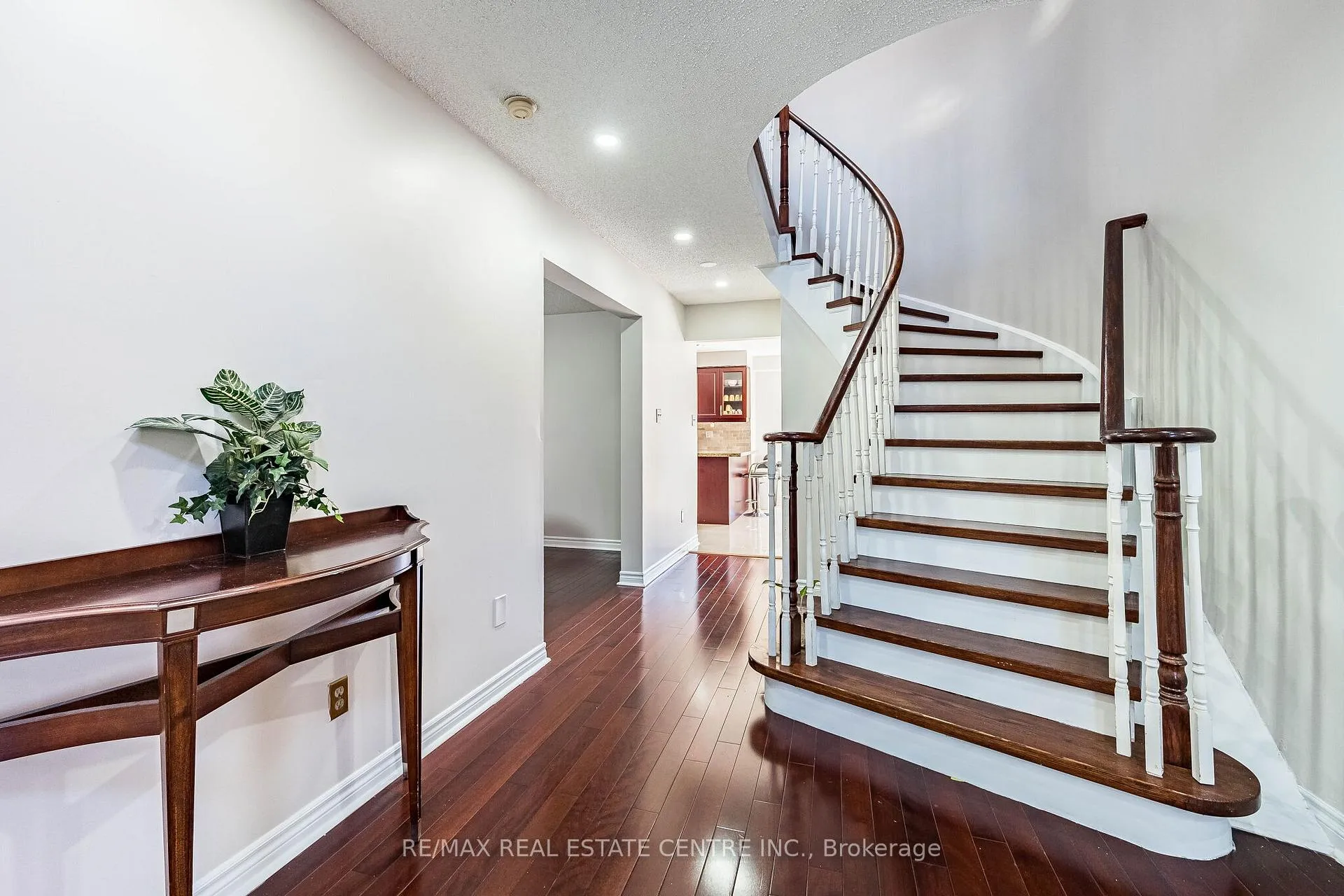 Photo 7 of 4 Howell Street, Brampton, Brampton South — HOMEH