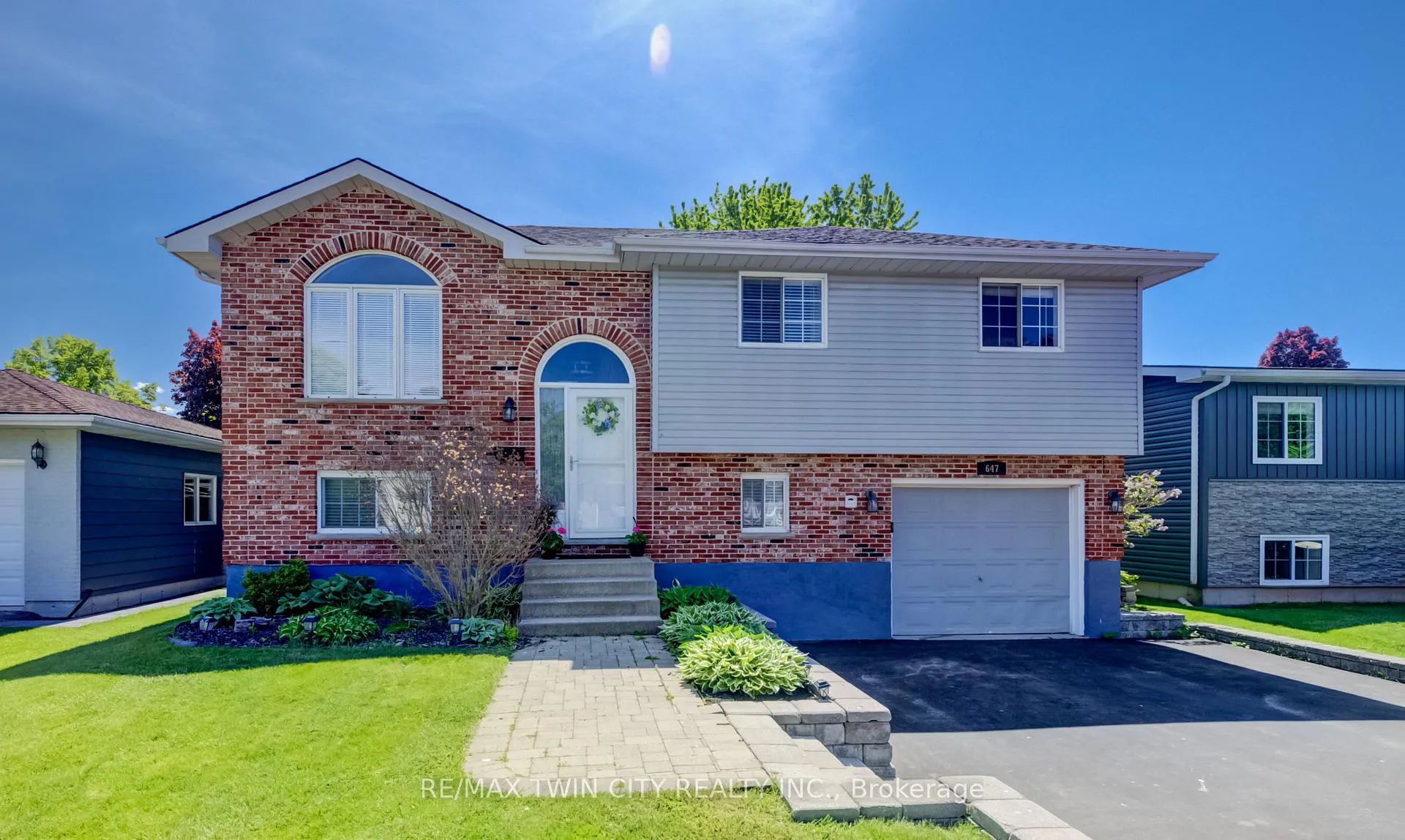 Photo 3 of 647 Kennard Crescent, Kincardine — HOMEH