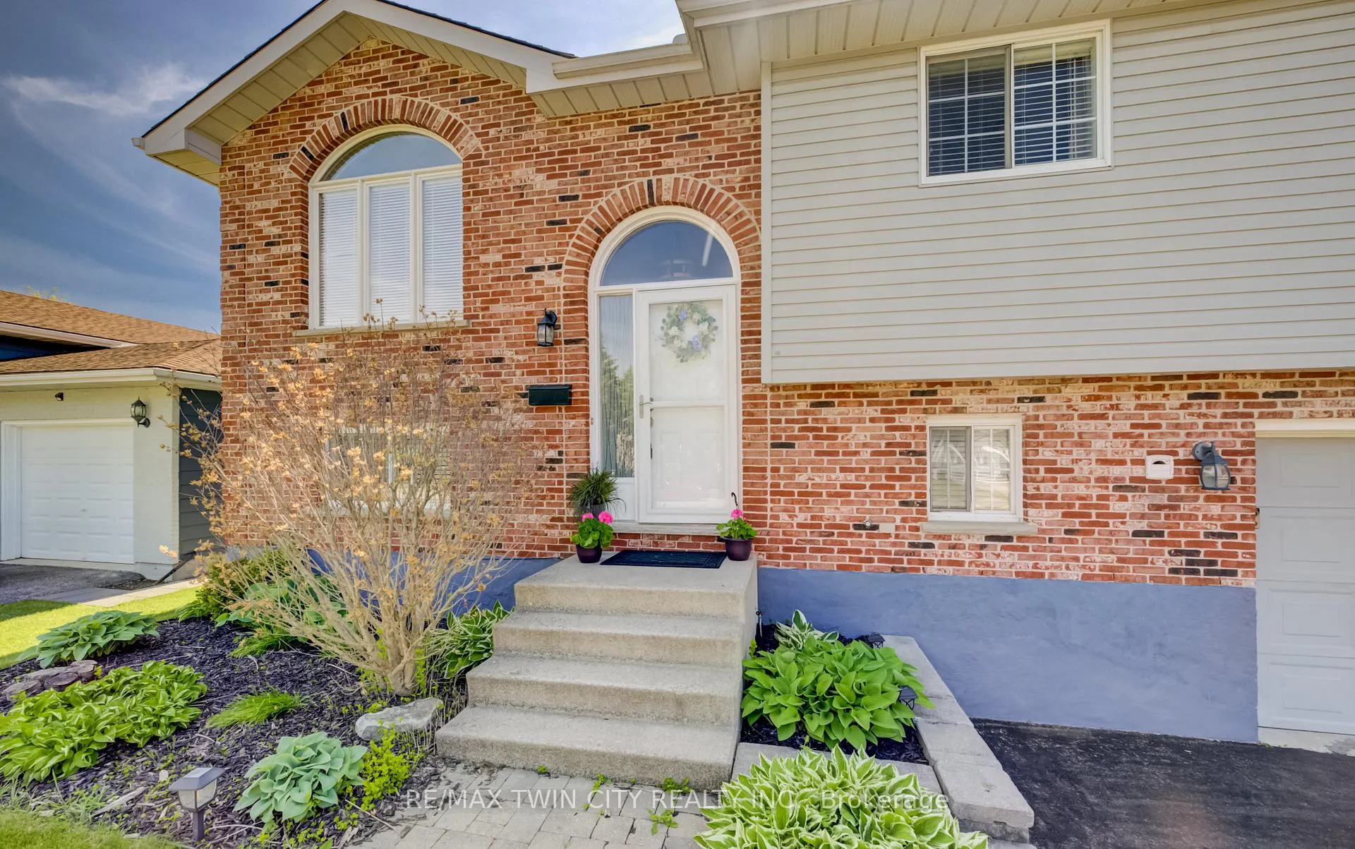 Photo 5 of 647 Kennard Crescent, Kincardine — HOMEH