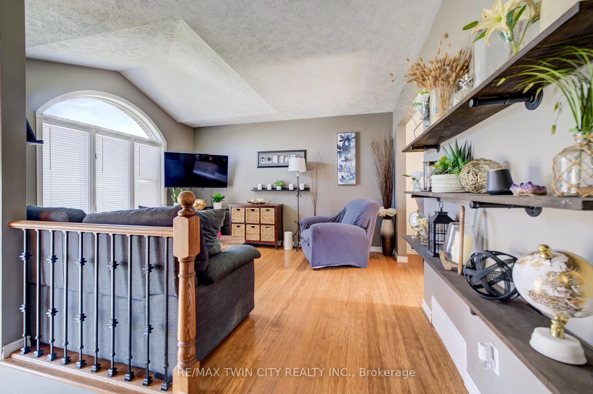 Photo 7 of 647 Kennard Crescent, Kincardine — HOMEH