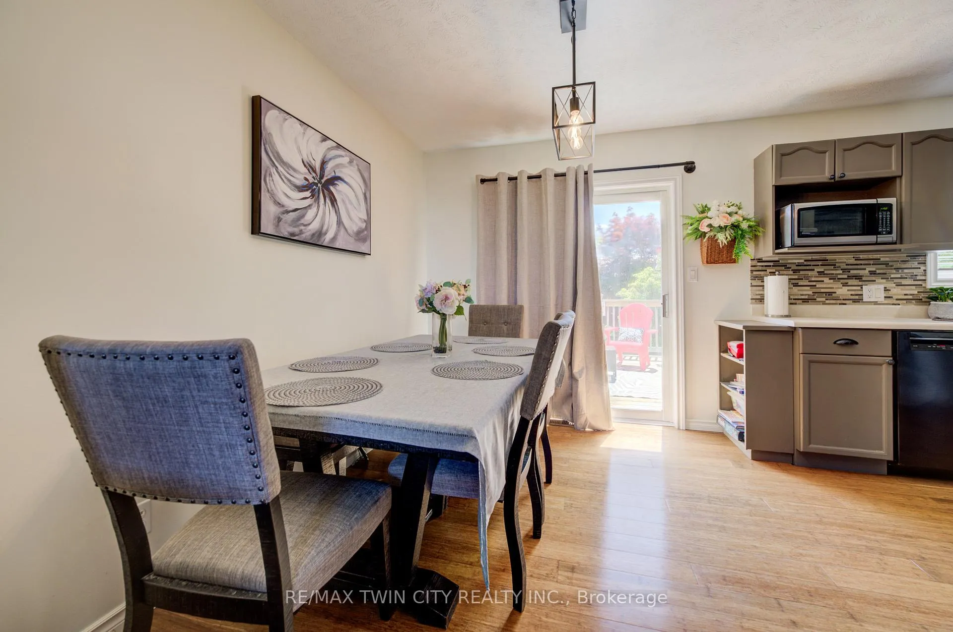 Photo 11 of 647 Kennard Crescent, Kincardine — HOMEH