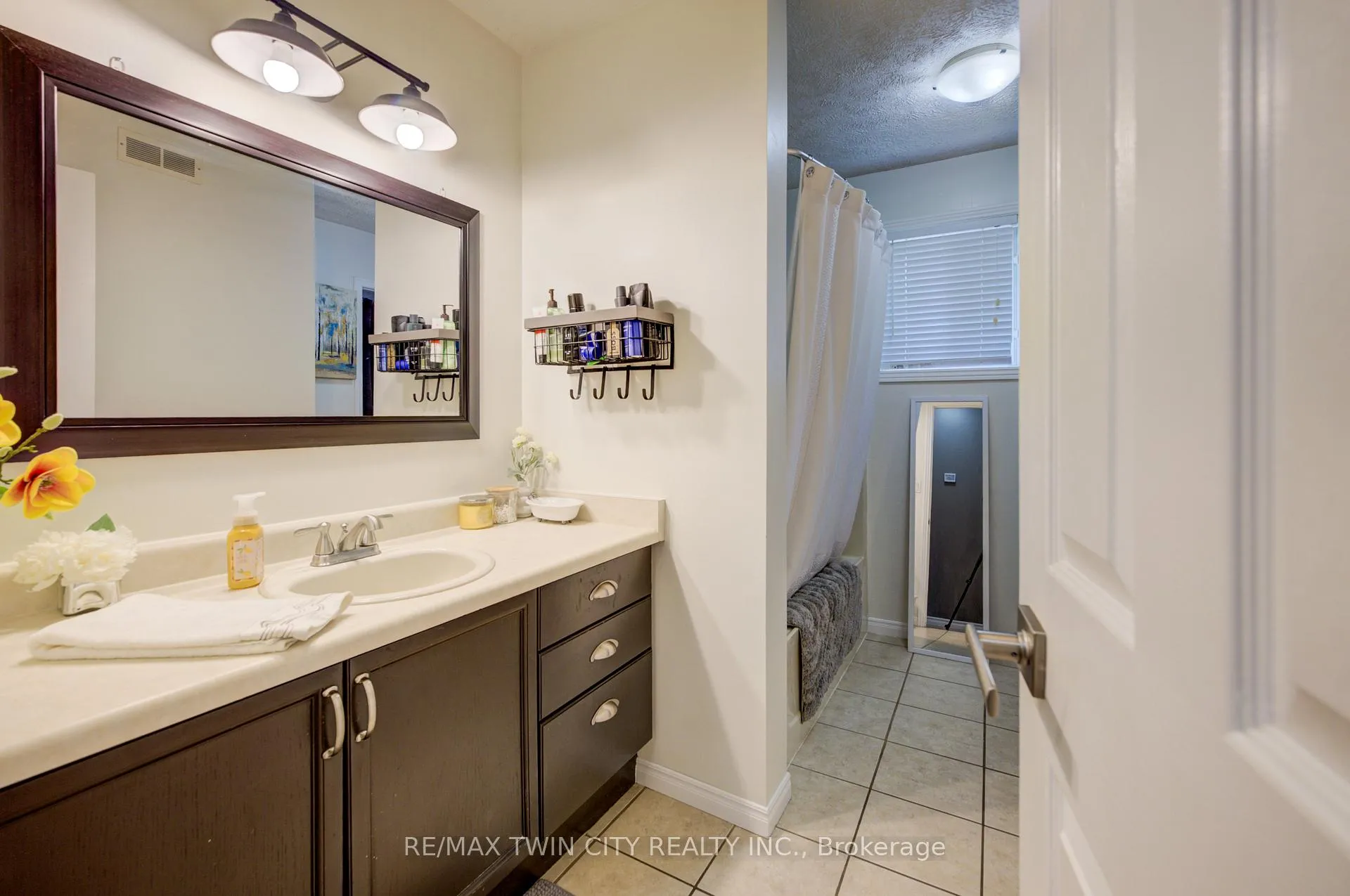 Photo 19 of 647 Kennard Crescent, Kincardine — HOMEH