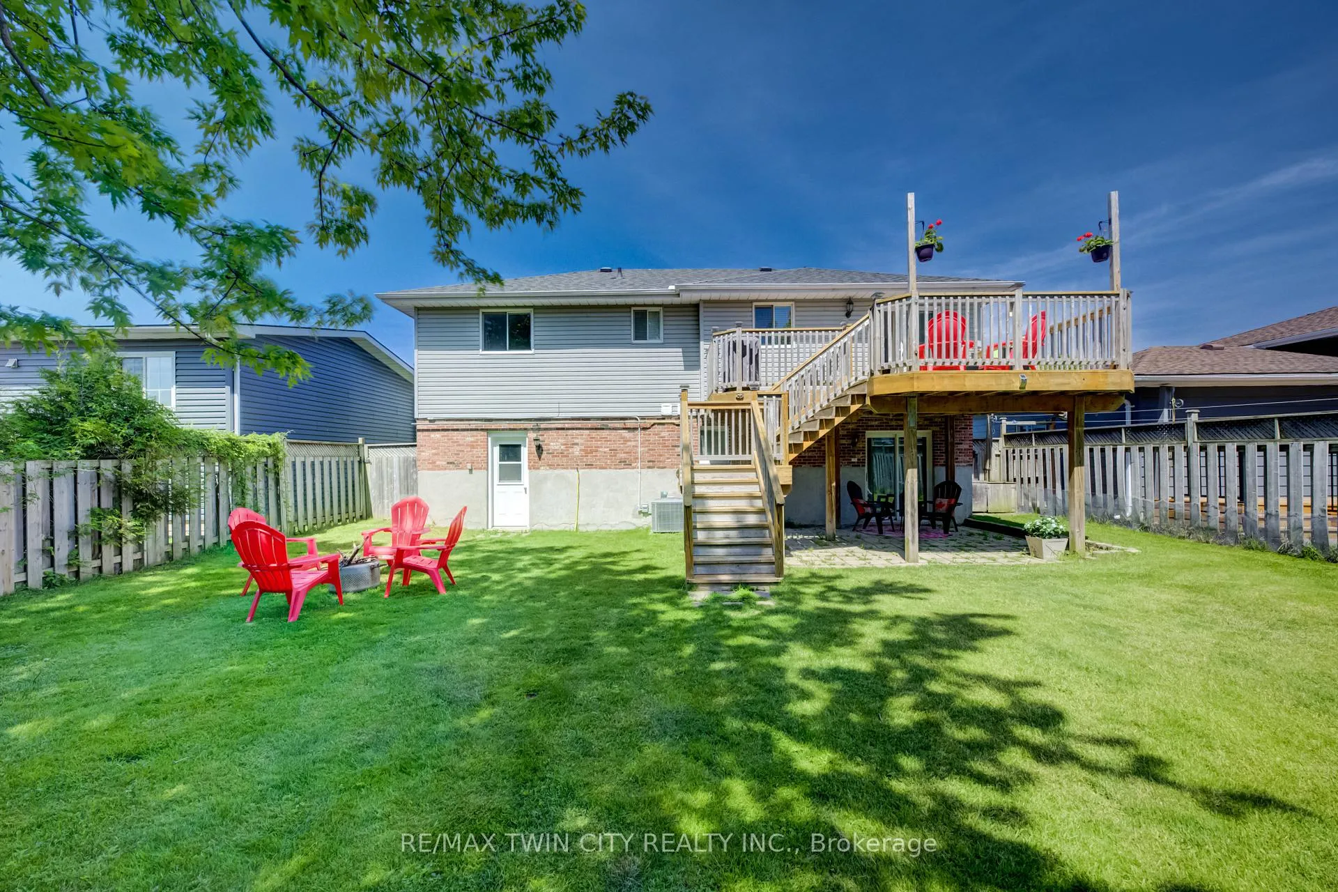 Photo 33 of 647 Kennard Crescent, Kincardine — HOMEH
