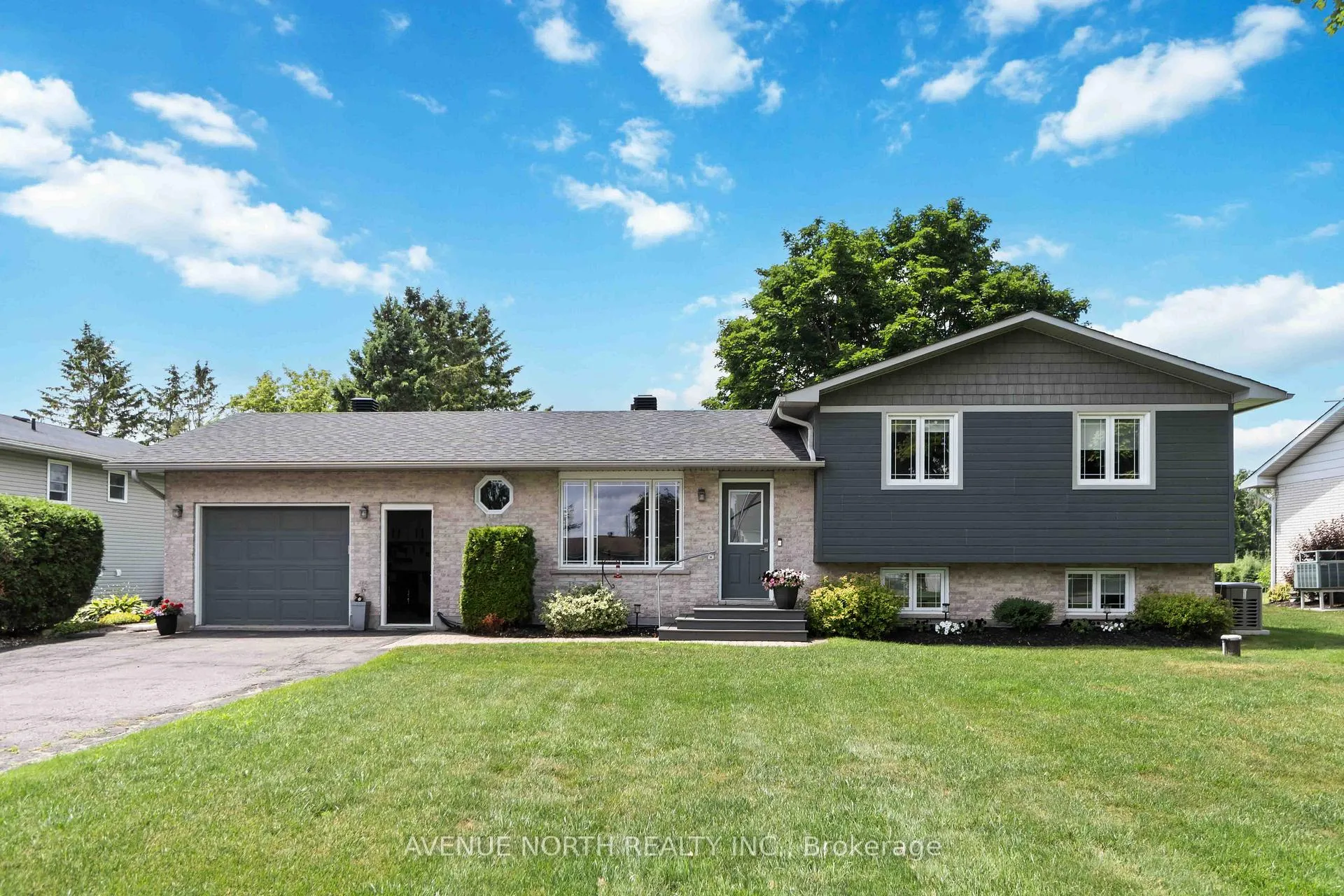 Photo 1 of 2238 Simms Street, North Dundas, North Dundas (Mountain) Twp — HOMEH