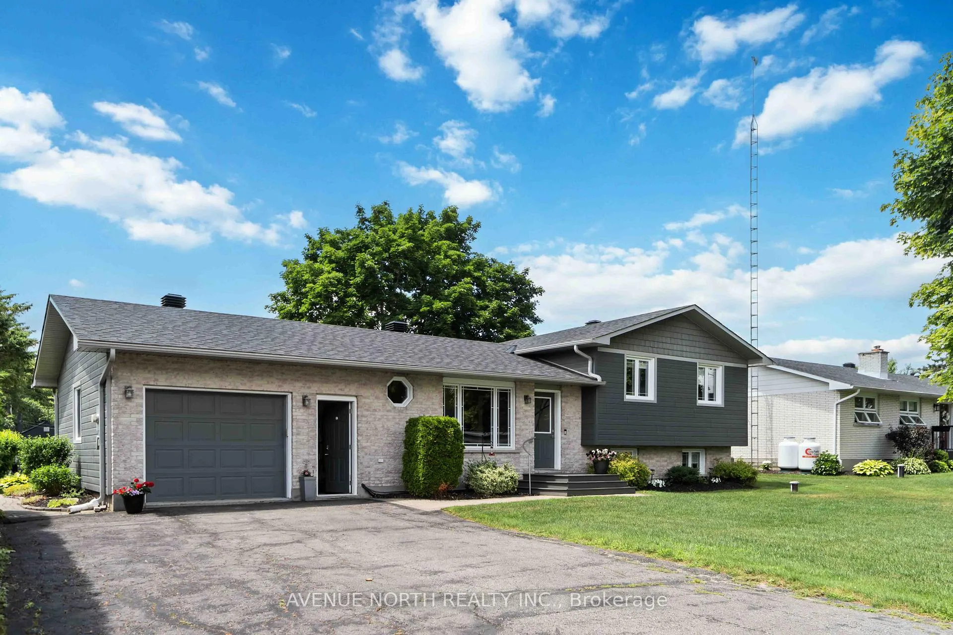 Photo 2 of 2238 Simms Street, North Dundas, North Dundas (Mountain) Twp — HOMEH