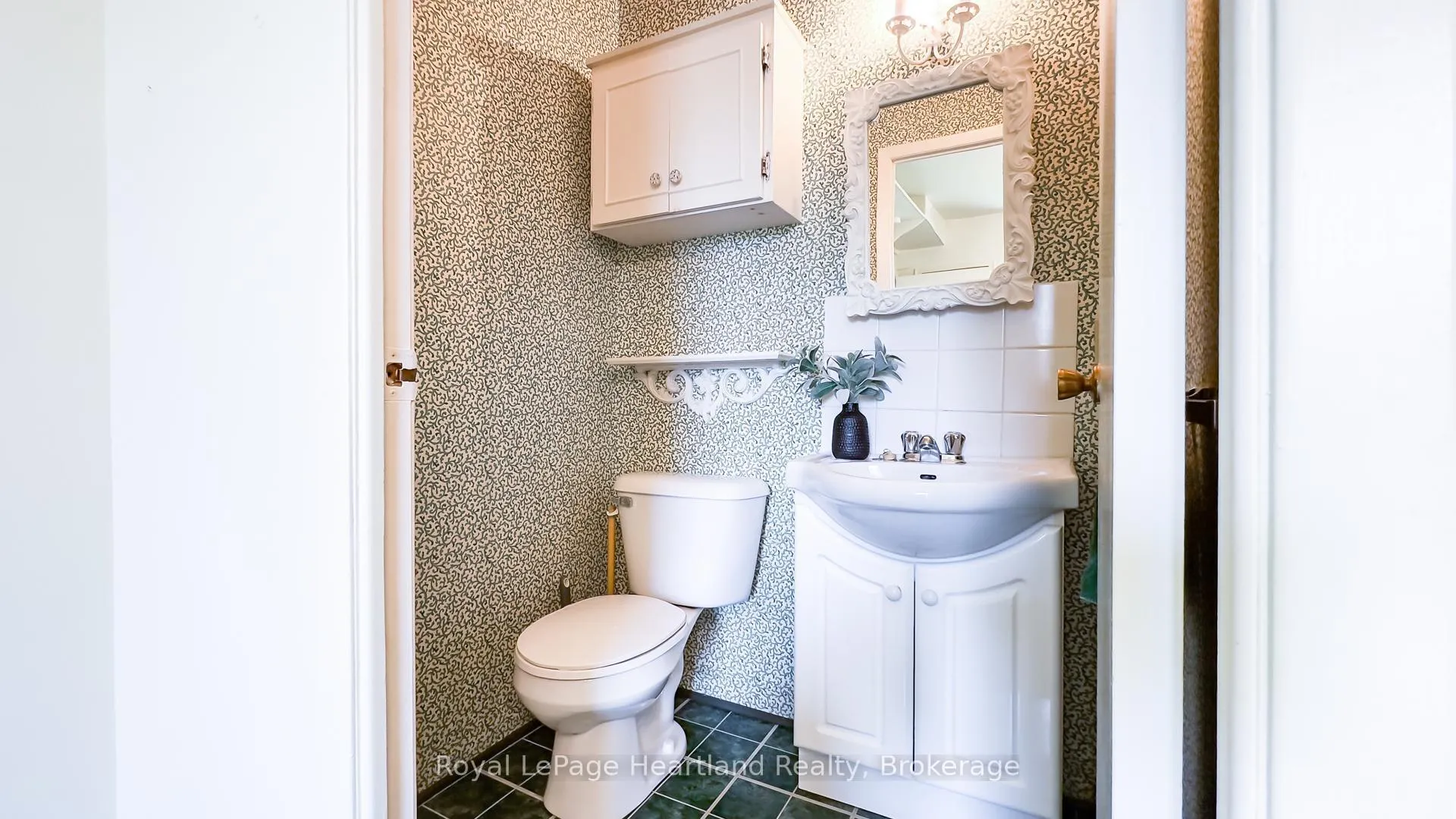 Photo 7 of 25 Wellington Street N, Goderich, Goderich (Town) — HOMEH