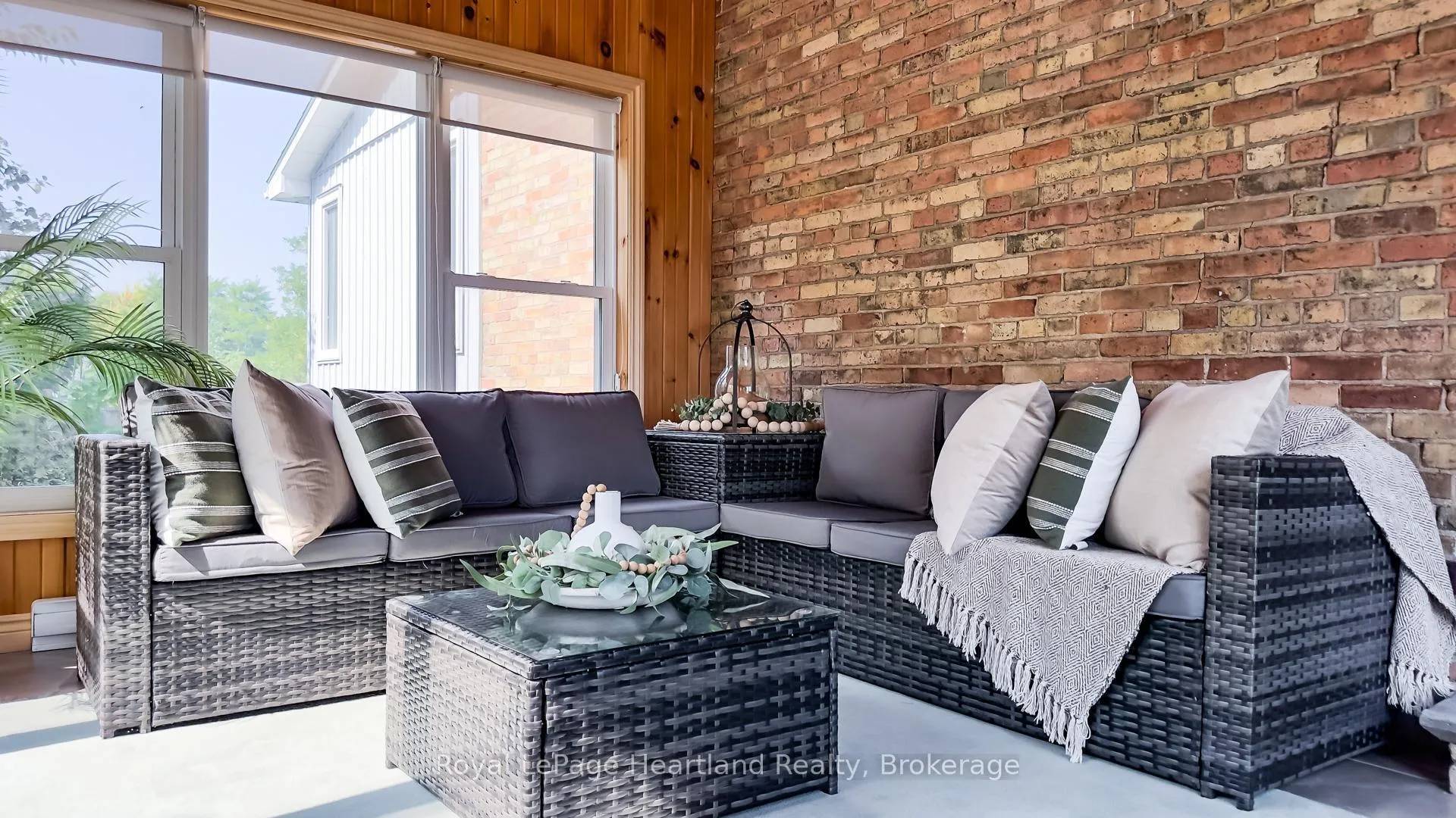 Photo 21 of 25 Wellington Street N, Goderich, Goderich (Town) — HOMEH