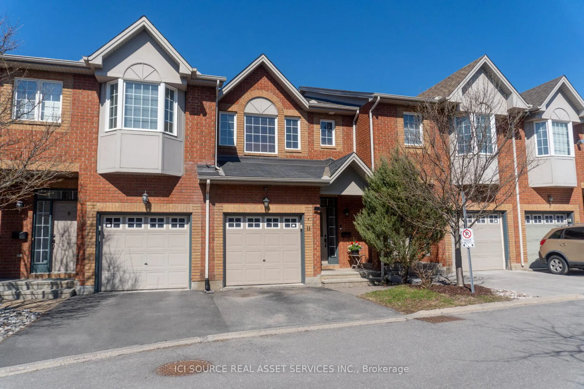 Photo 1 of 11 Great Oak Private, Ottawa, Riverview Park — HOMEH