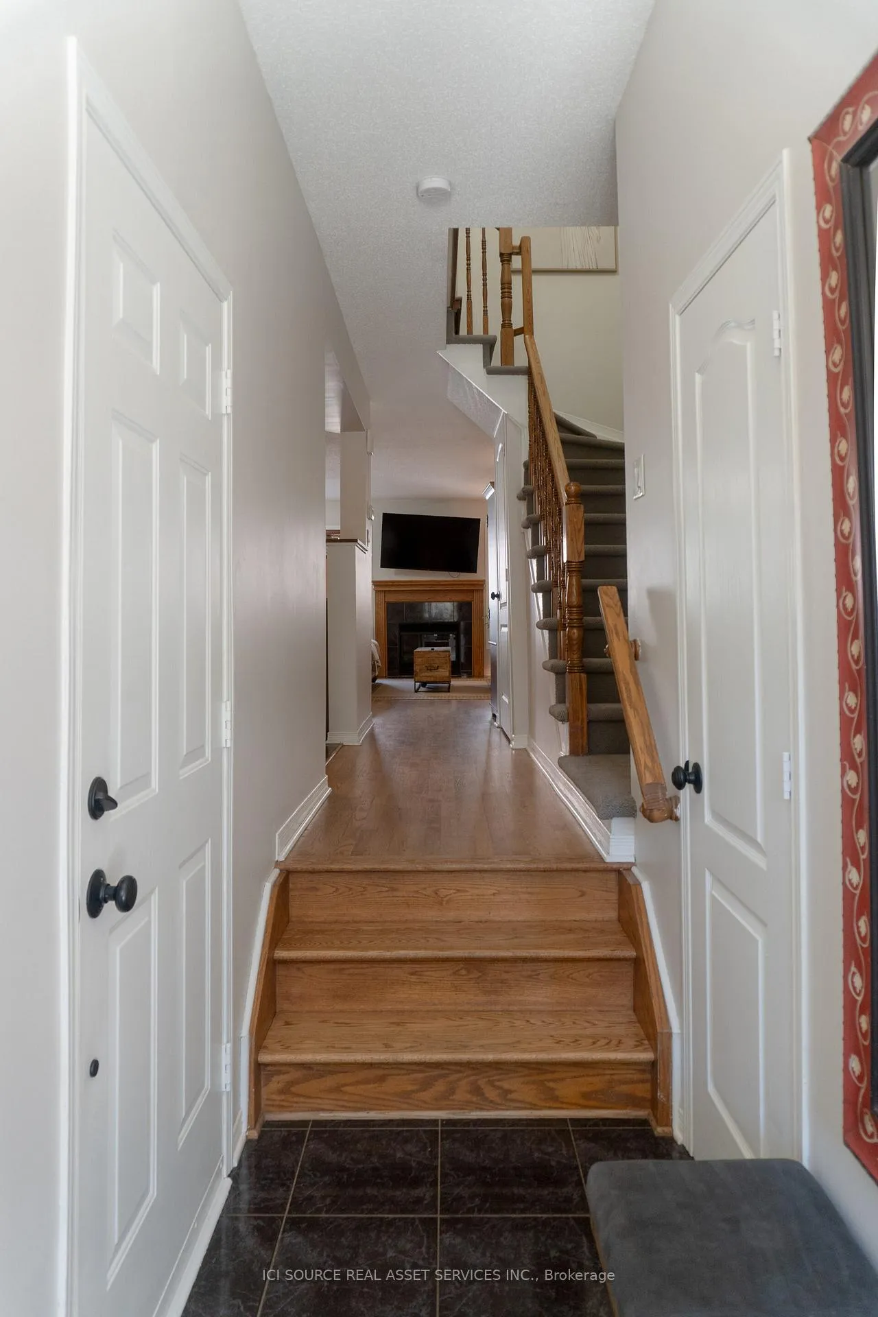 Photo 3 of 11 Great Oak Private, Ottawa, Riverview Park — HOMEH