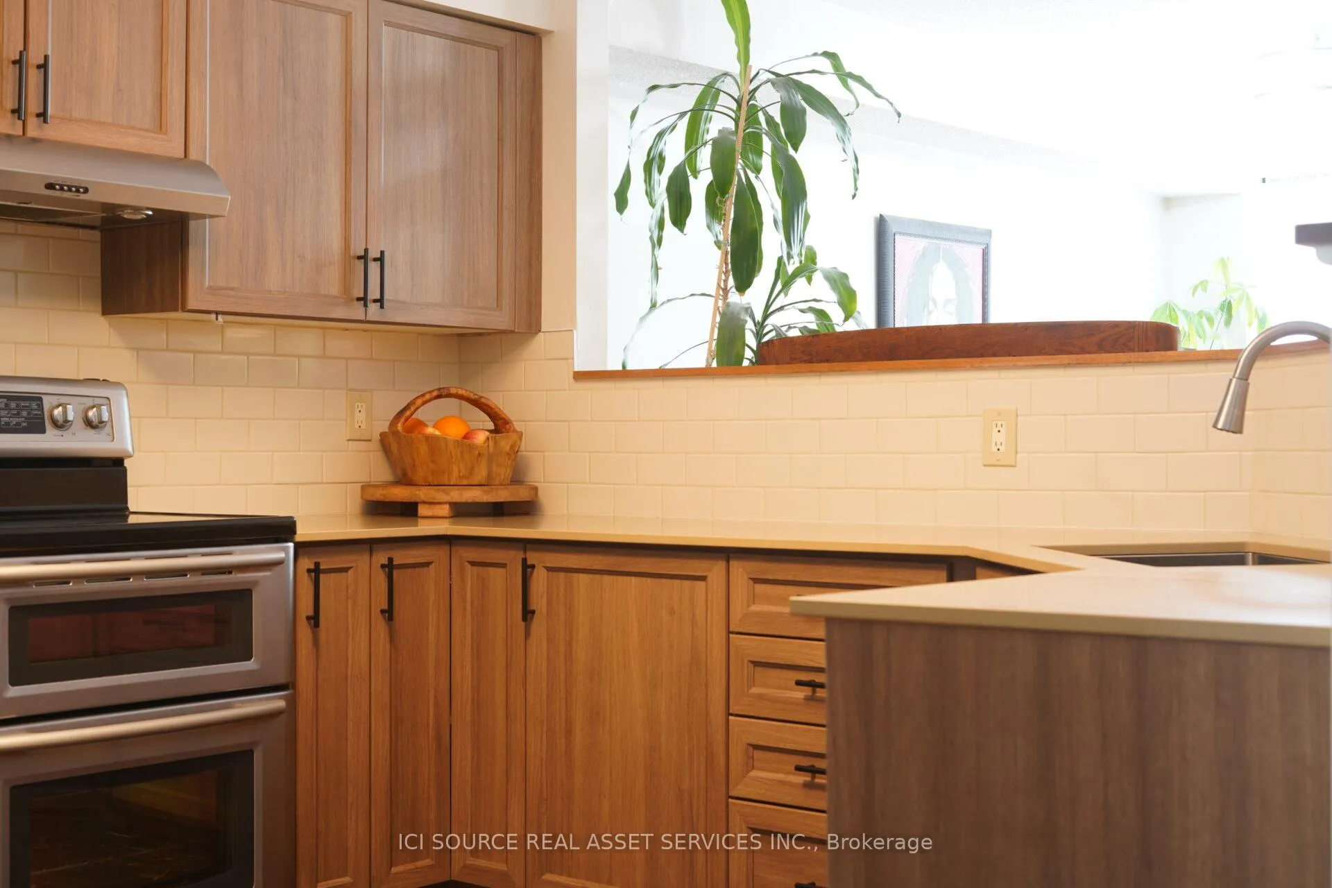 Photo 7 of 11 Great Oak Private, Ottawa, Riverview Park — HOMEH