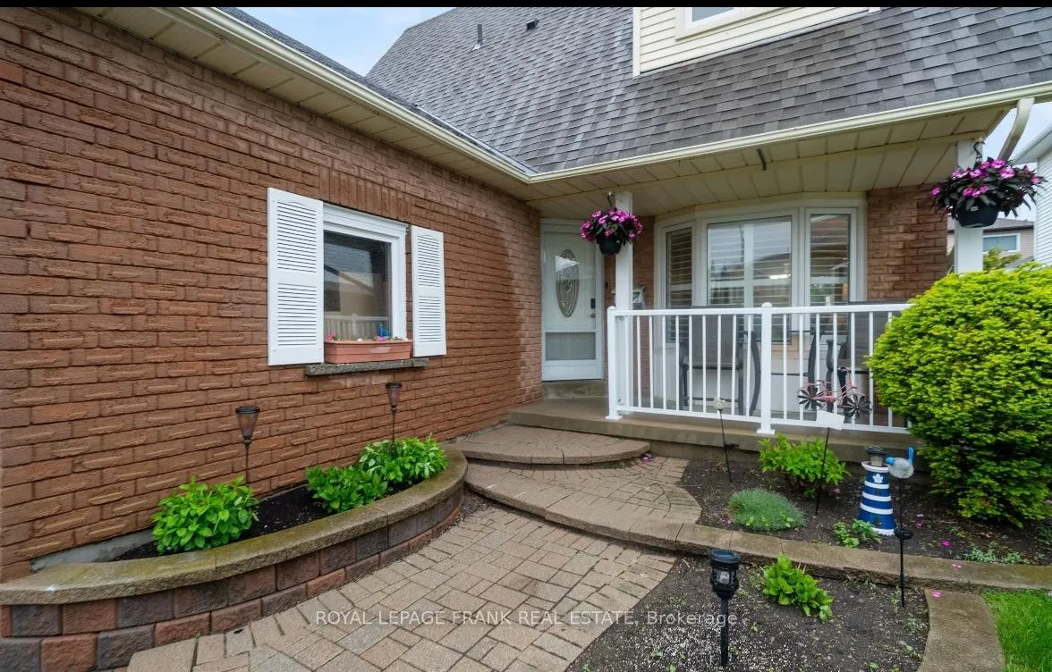 Photo 3 of 14 Claret Road, Clarington, Courtice — HOMEH