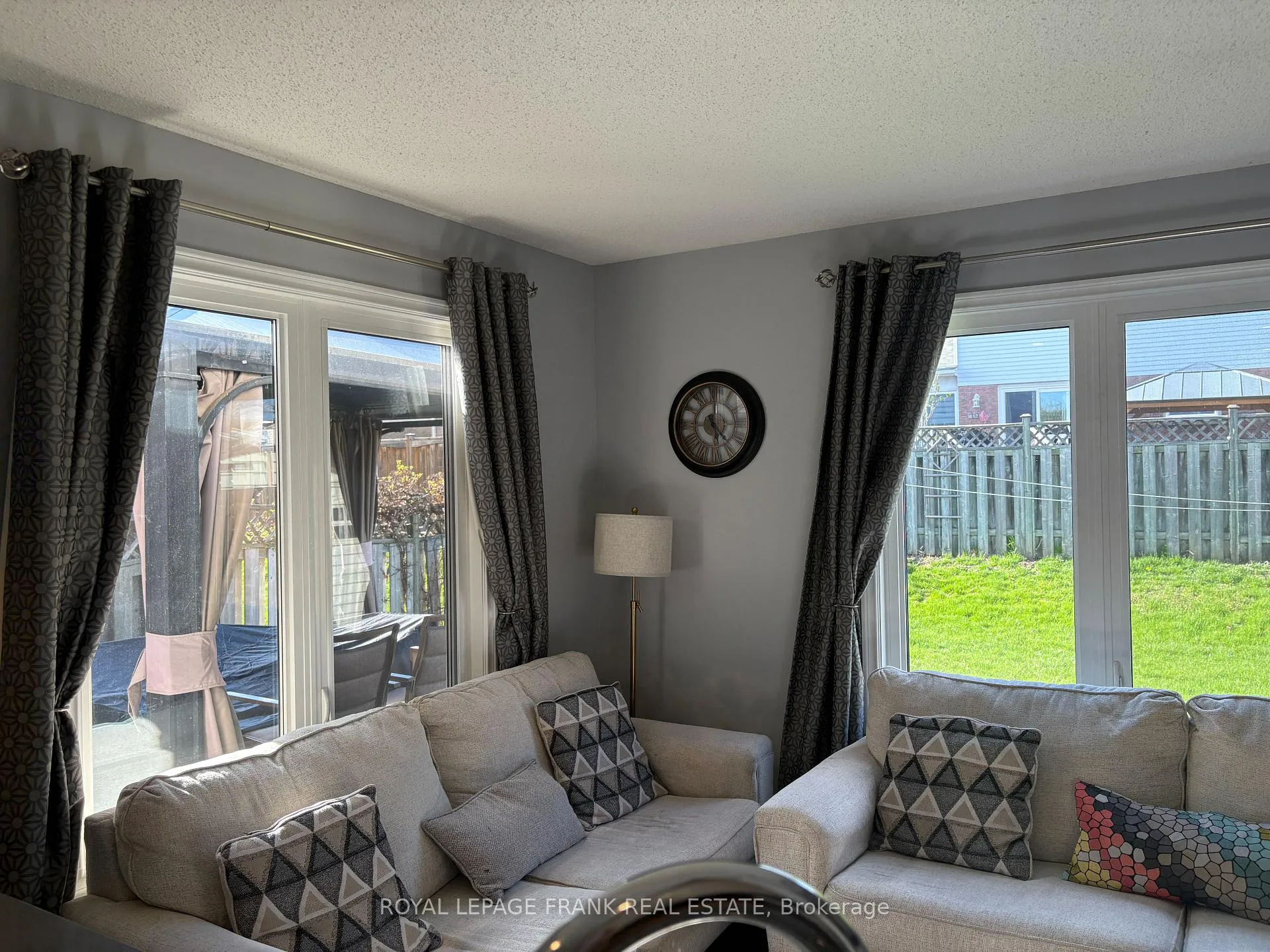Photo 5 of 14 Claret Road, Clarington, Courtice — HOMEH