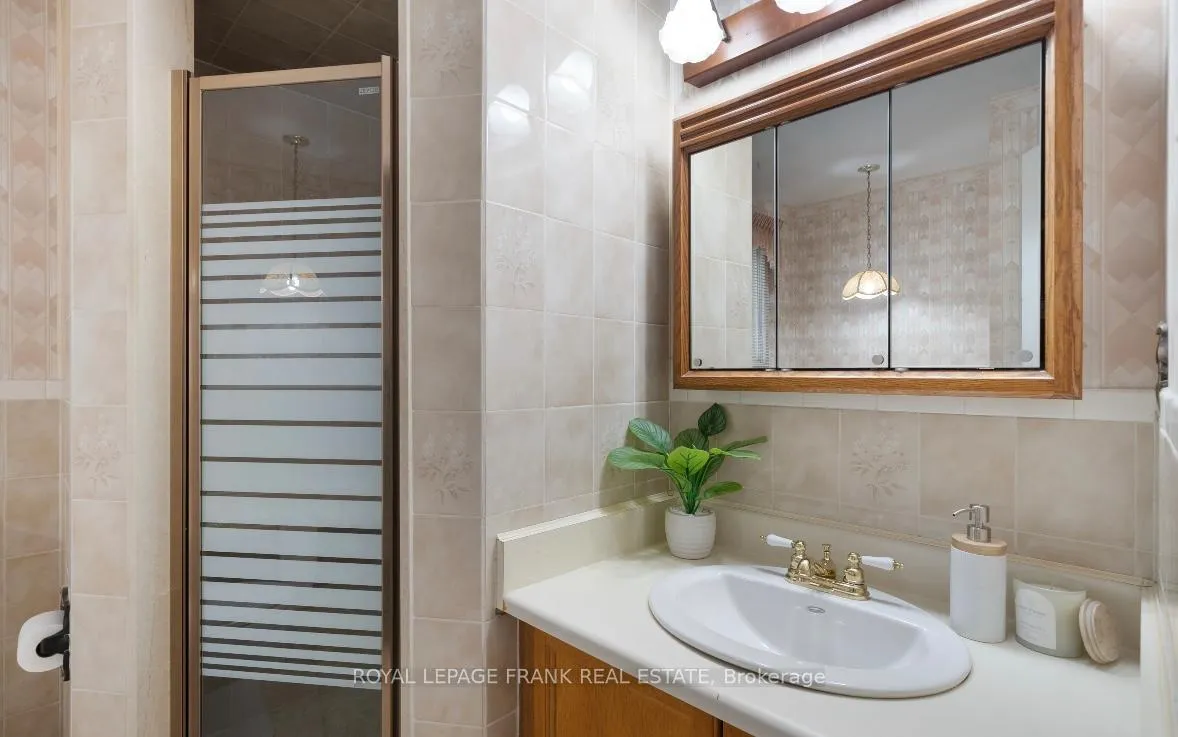 Photo 17 of 14 Claret Road, Clarington, Courtice — HOMEH