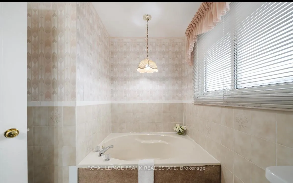 Photo 18 of 14 Claret Road, Clarington, Courtice — HOMEH
