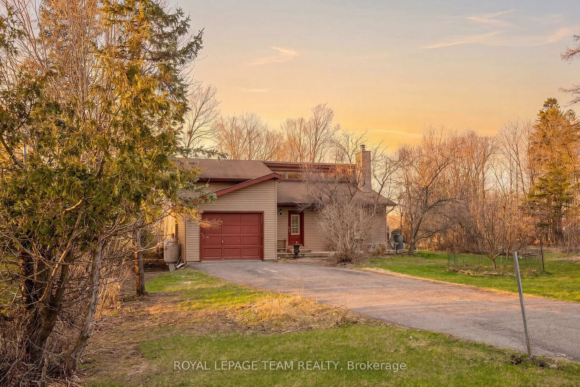 Photo 1 of 2870 Old Maple Lane, Ottawa, Dunrobin Shores — HOMEH