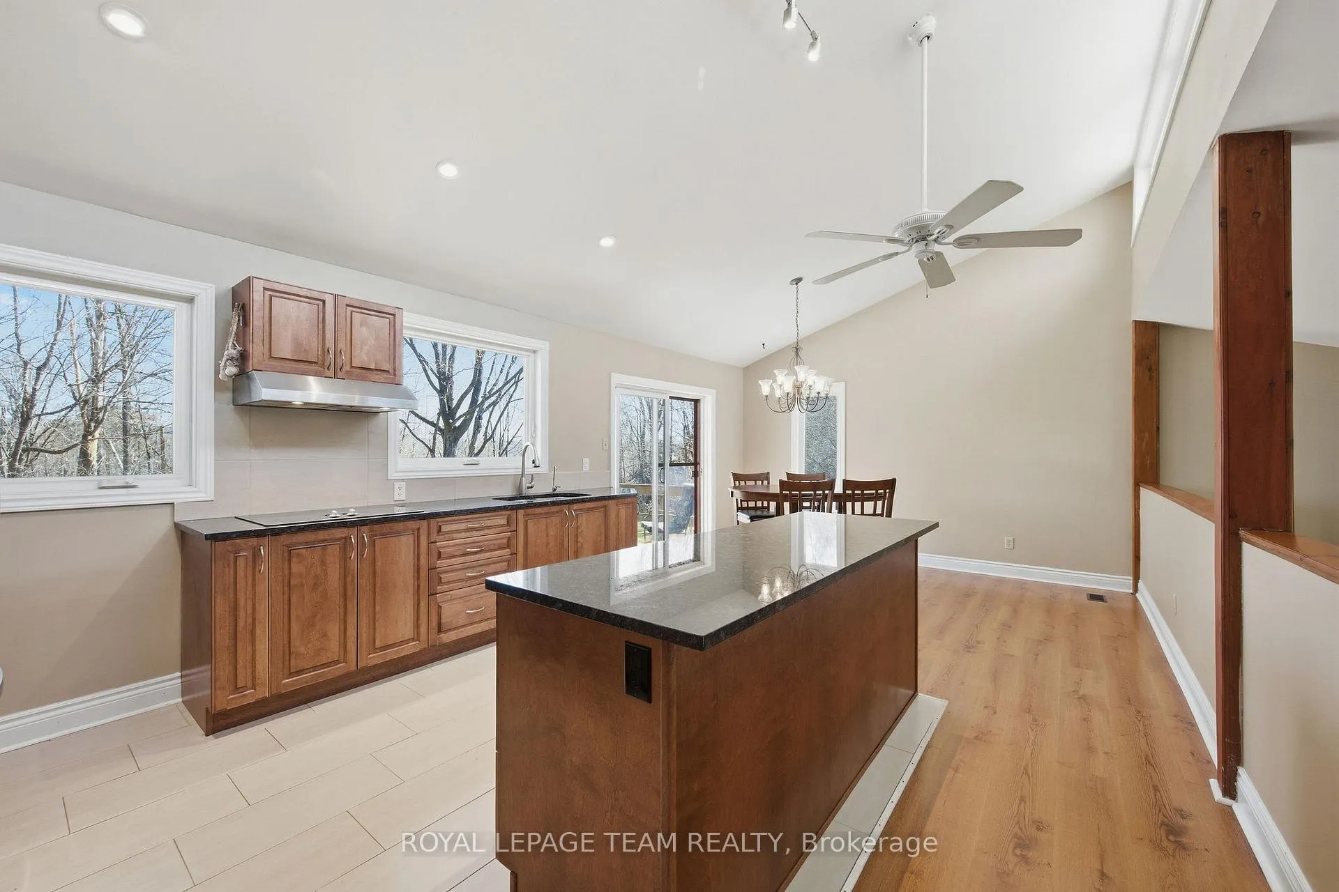 Photo 14 of 2870 Old Maple Lane, Ottawa, Dunrobin Shores — HOMEH