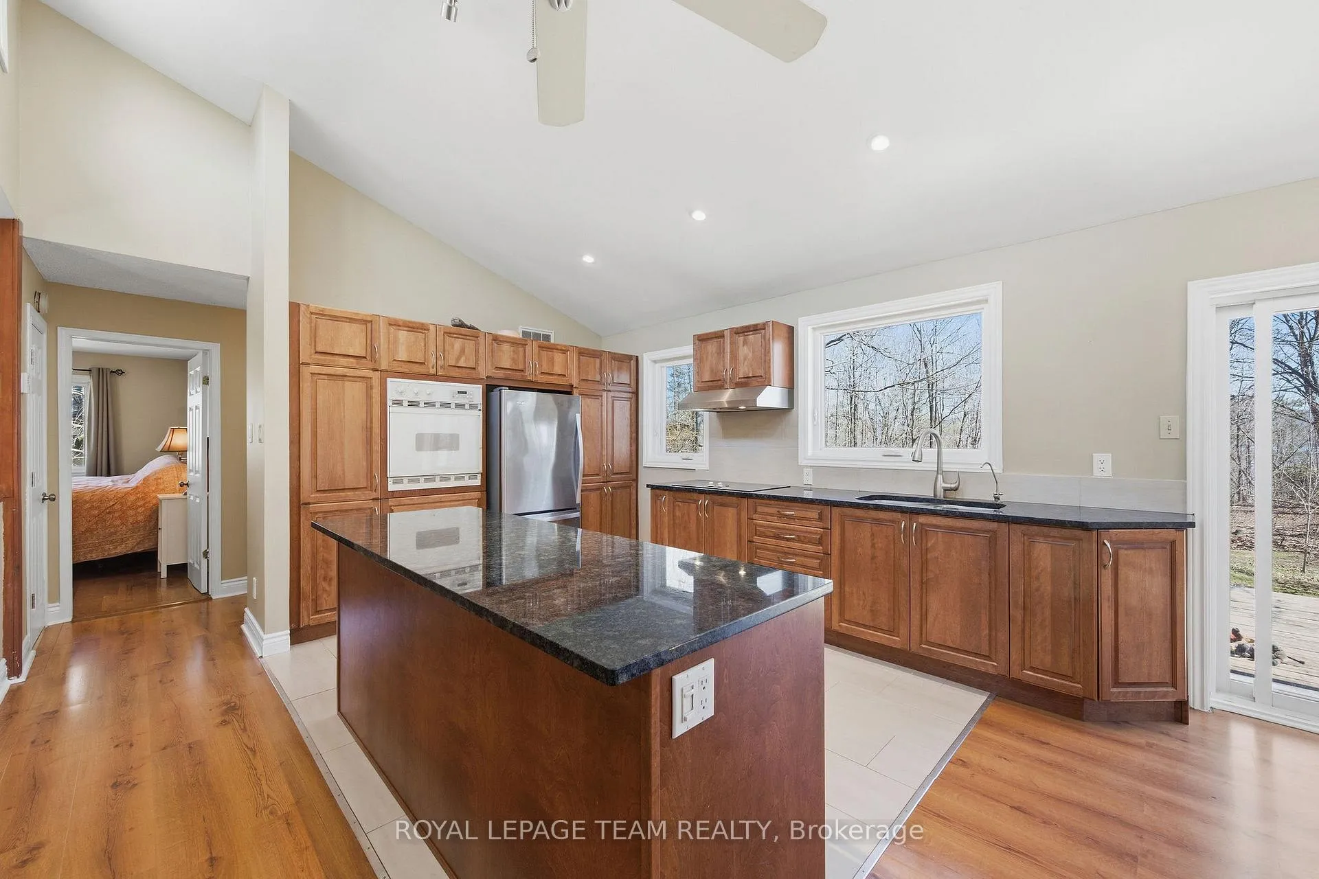 Photo 16 of 2870 Old Maple Lane, Ottawa, Dunrobin Shores — HOMEH