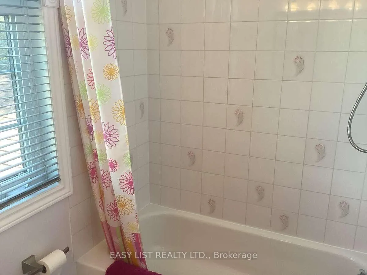 Photo 15 of 601 MacDonald Drive, Gananoque — HOMEH