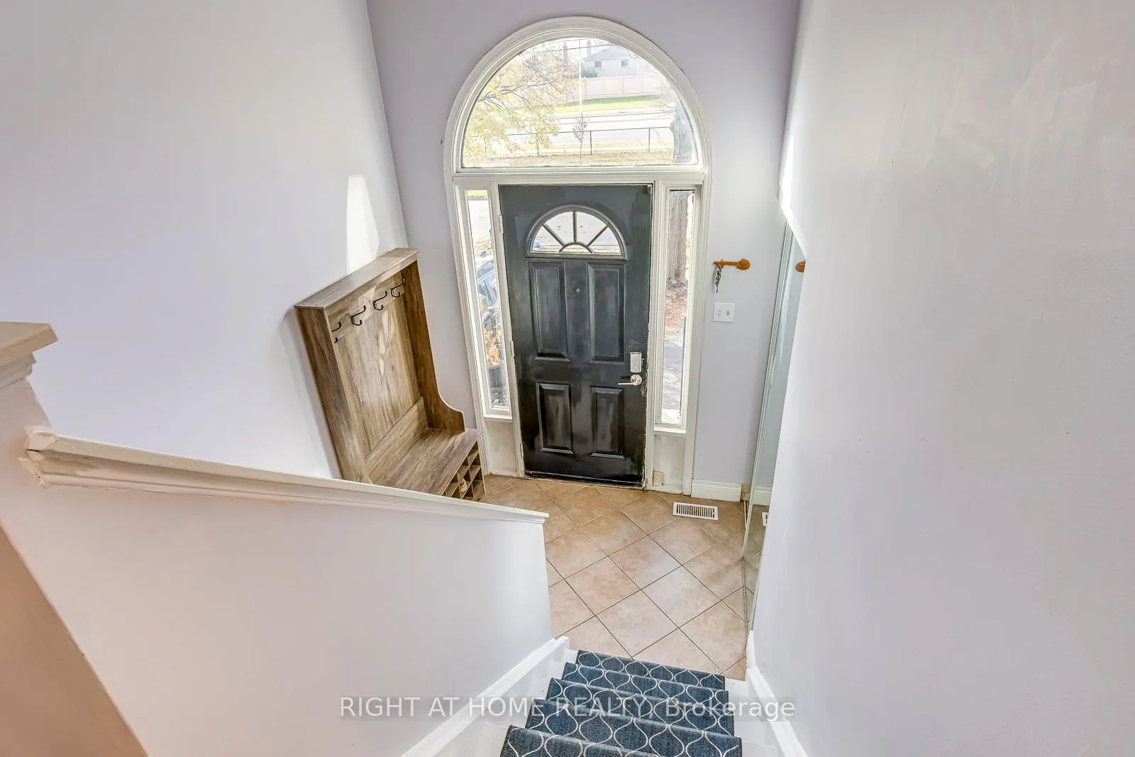Photo 4 of 1558 Litchfield Road, Oakville, Falgarwood — HOMEH