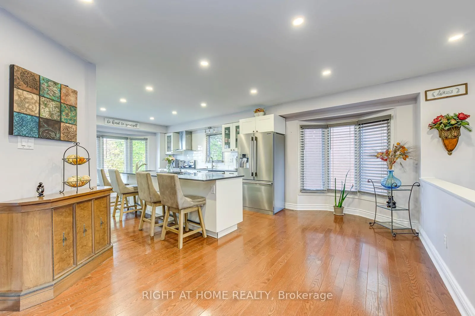 Photo 5 of 1558 Litchfield Road, Oakville, Falgarwood — HOMEH