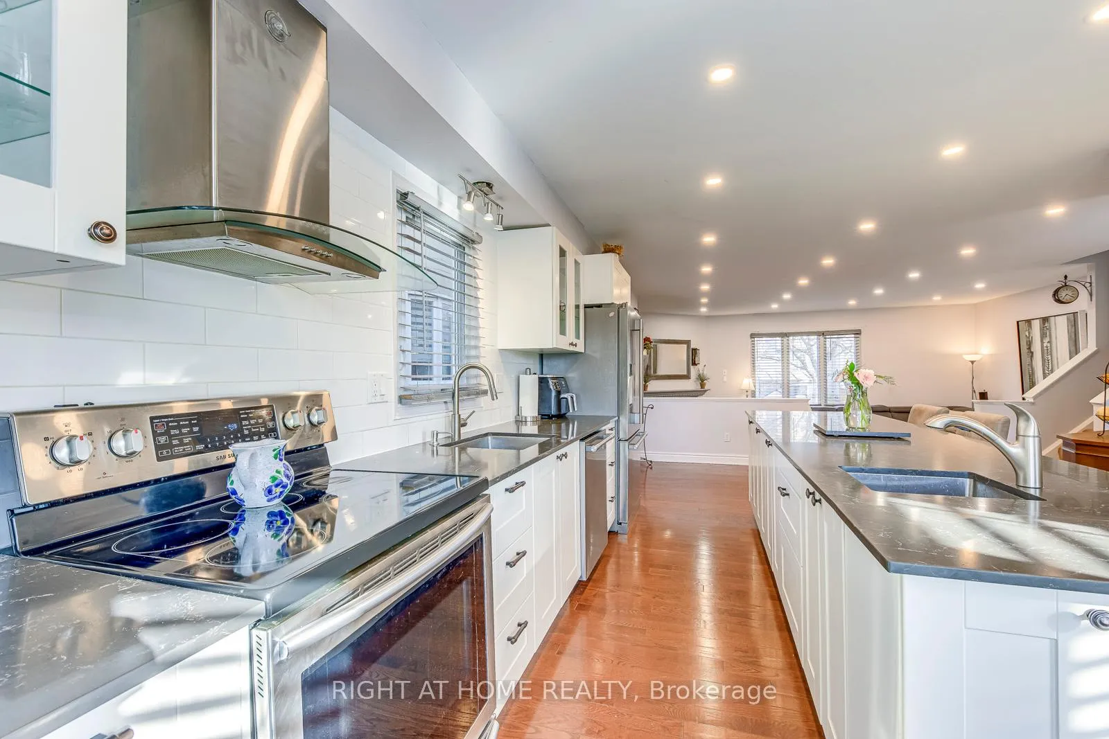 Photo 12 of 1558 Litchfield Road, Oakville, Falgarwood — HOMEH