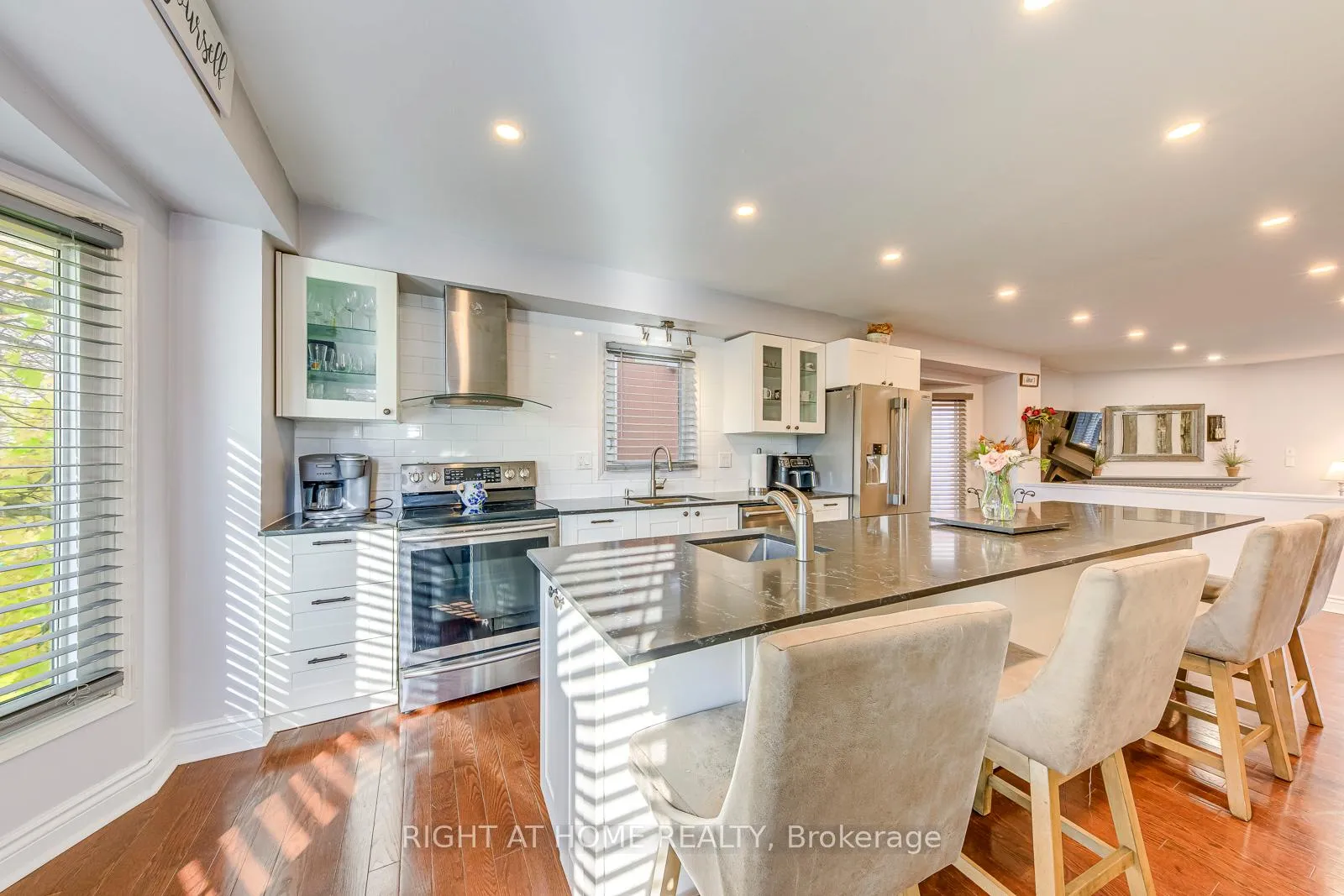 Photo 14 of 1558 Litchfield Road, Oakville, Falgarwood — HOMEH