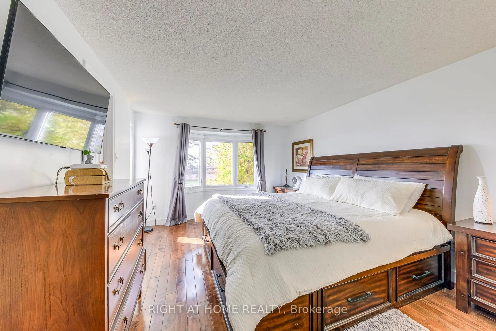 Photo 21 of 1558 Litchfield Road, Oakville, Falgarwood — HOMEH