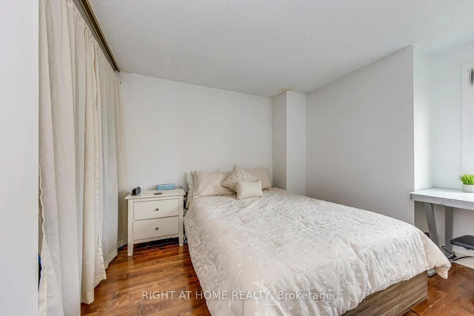 Photo 27 of 1558 Litchfield Road, Oakville, Falgarwood — HOMEH