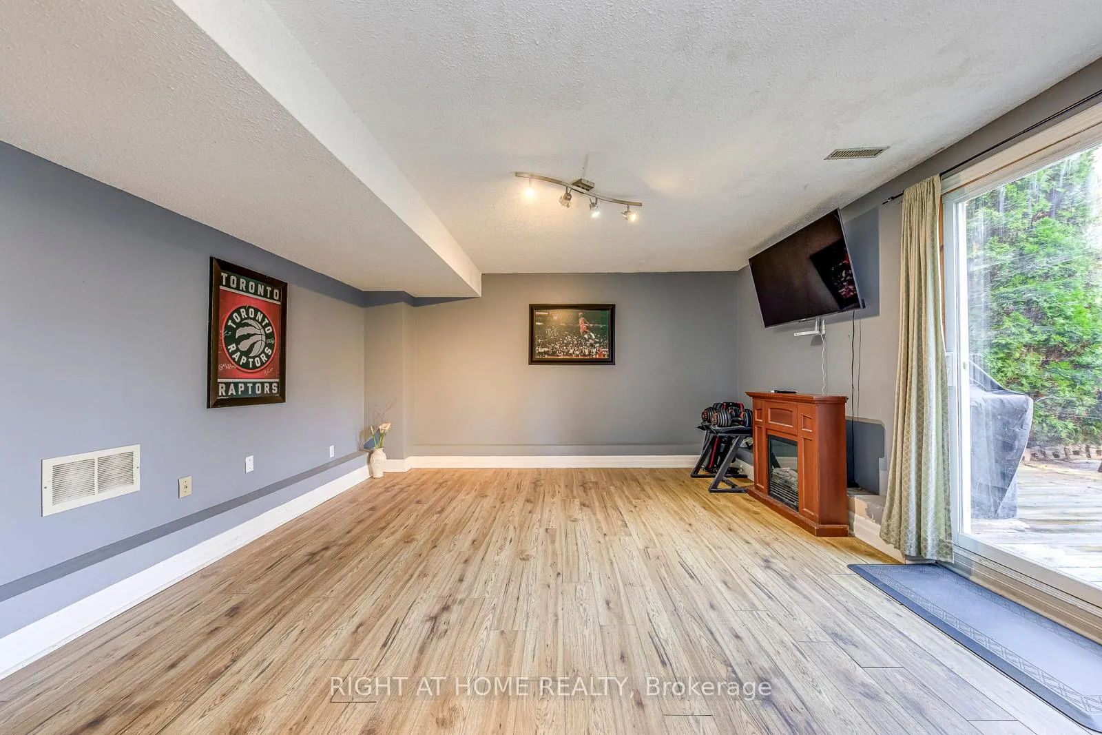 Photo 33 of 1558 Litchfield Road, Oakville, Falgarwood — HOMEH
