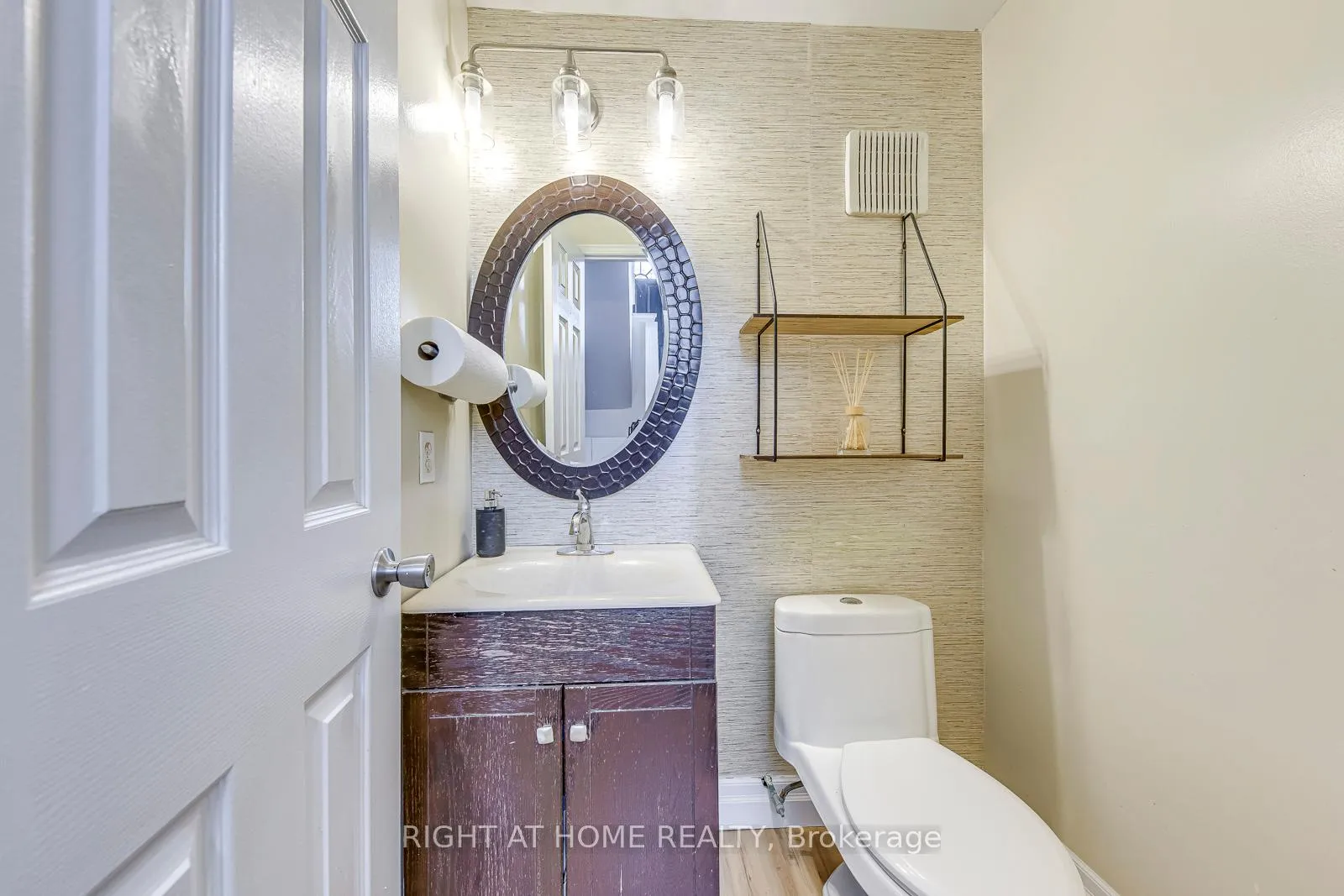Photo 36 of 1558 Litchfield Road, Oakville, Falgarwood — HOMEH
