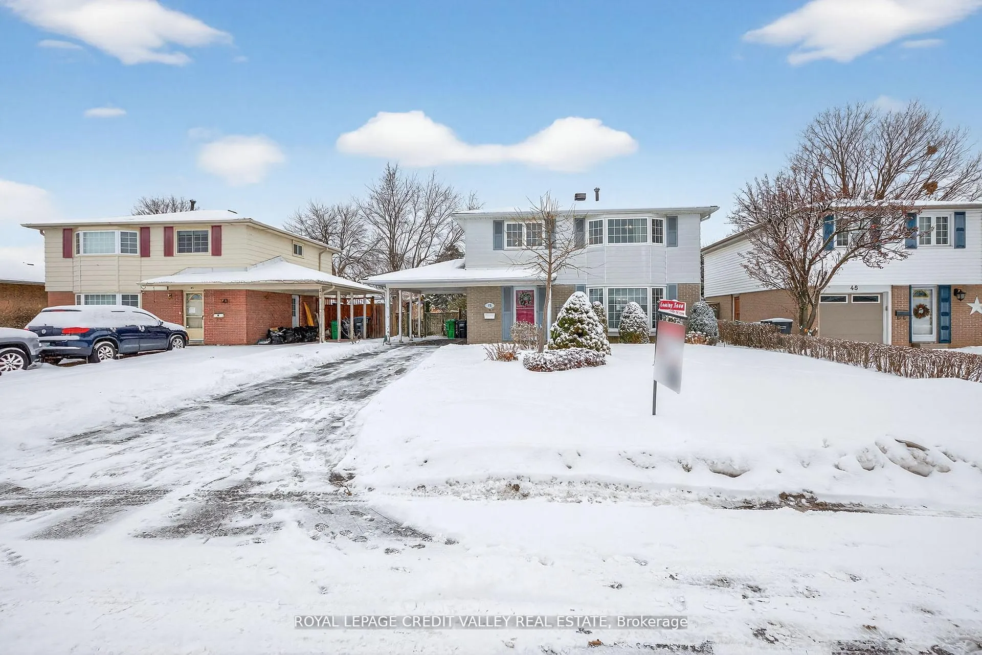 Photo 3 of 43 Benton Street, Brampton, Brampton East — HOMEH
