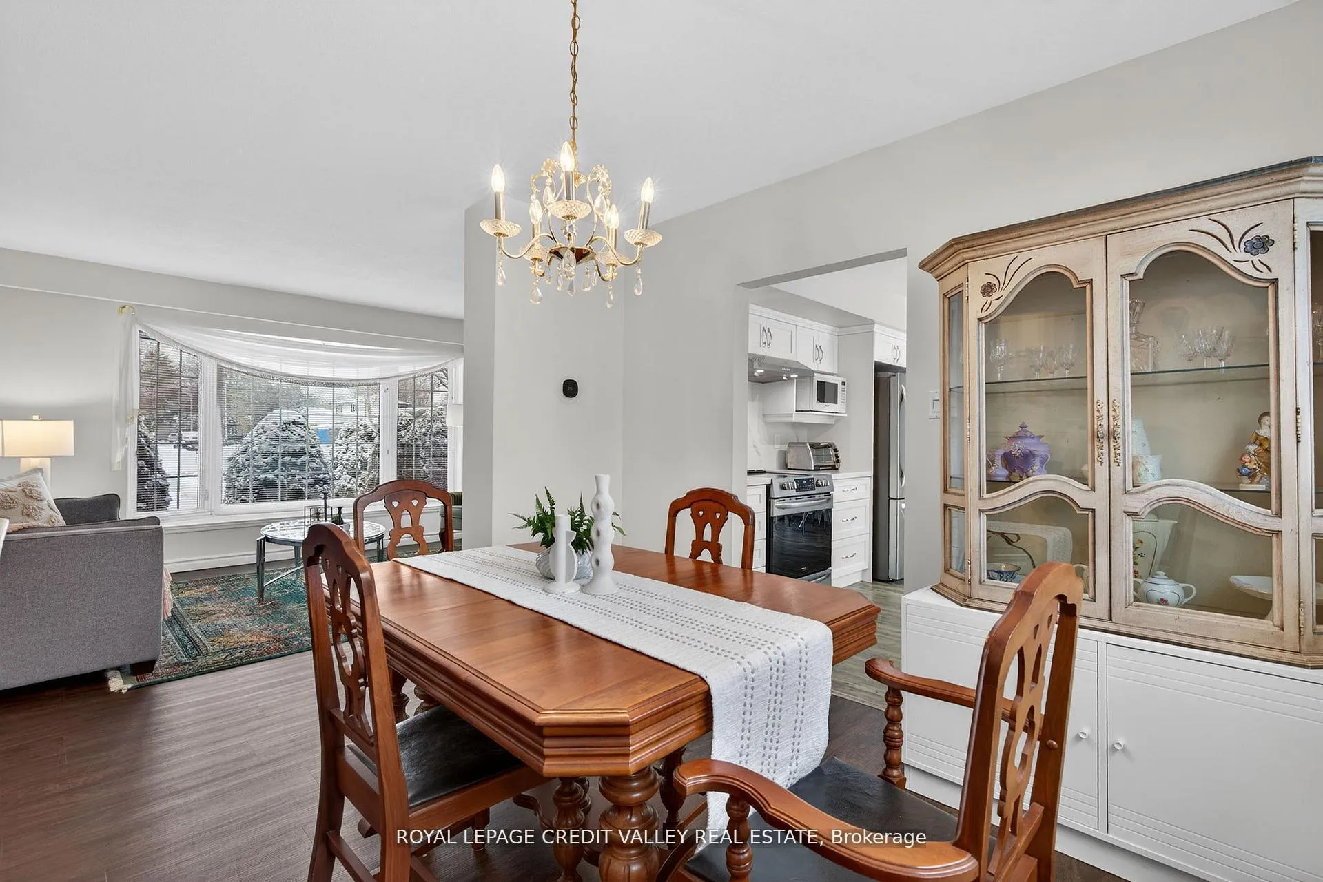 Photo 11 of 43 Benton Street, Brampton, Brampton East — HOMEH