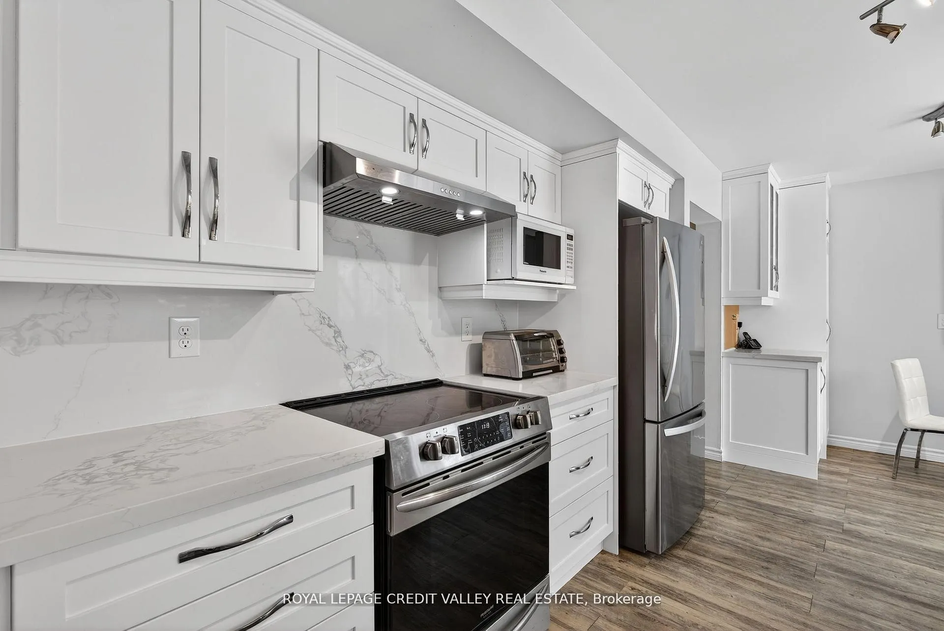 Photo 14 of 43 Benton Street, Brampton, Brampton East — HOMEH