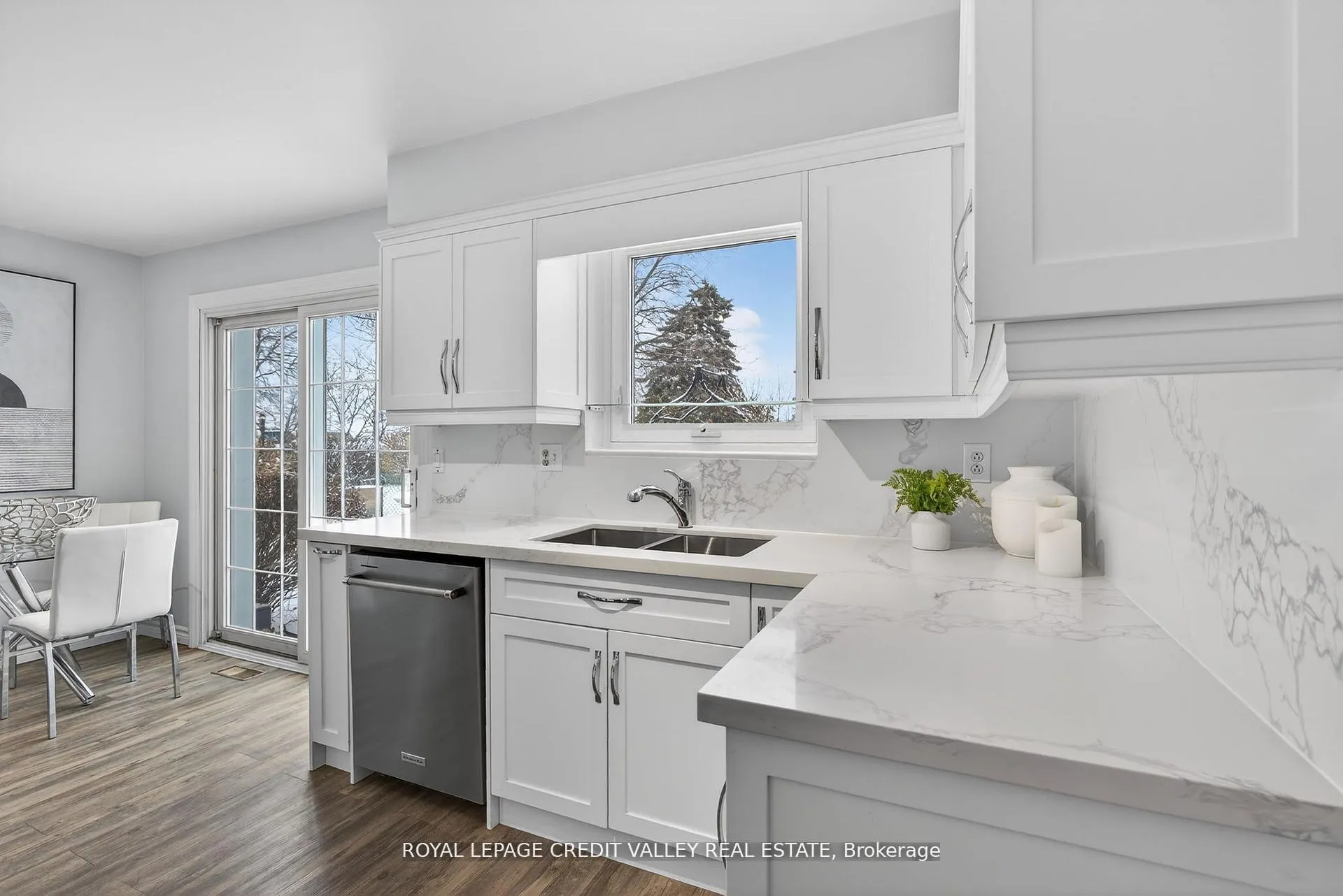 Photo 15 of 43 Benton Street, Brampton, Brampton East — HOMEH