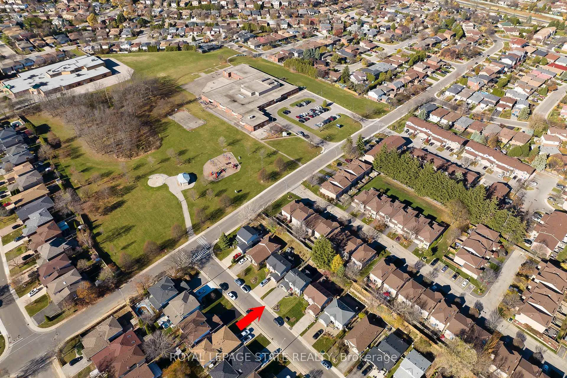 Photo 5 of 46 Novoco Drive, Hamilton, Gurnett — HOMEH