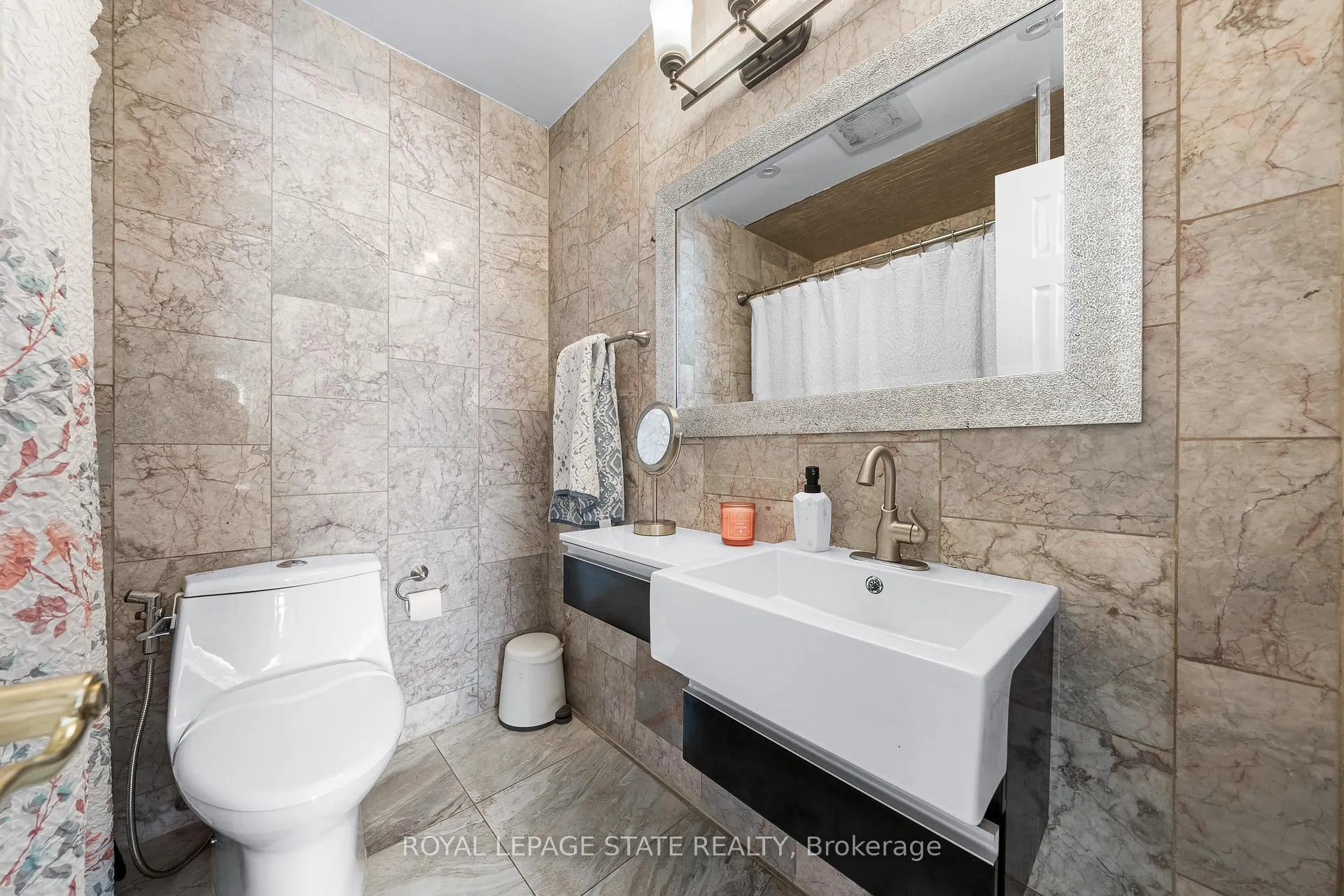 Photo 33 of 46 Novoco Drive, Hamilton, Gurnett — HOMEH
