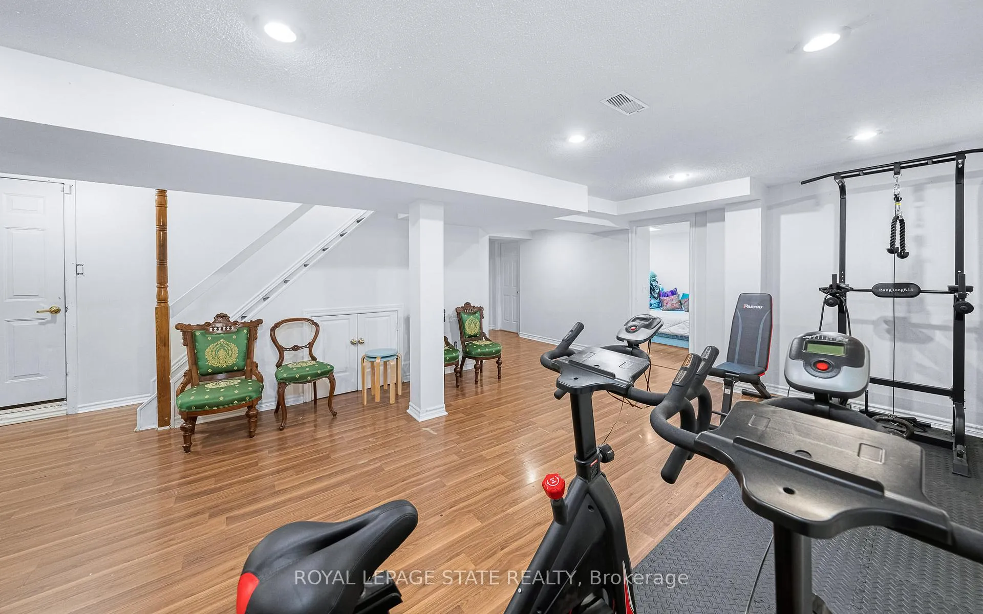 Photo 41 of 46 Novoco Drive, Hamilton, Gurnett — HOMEH