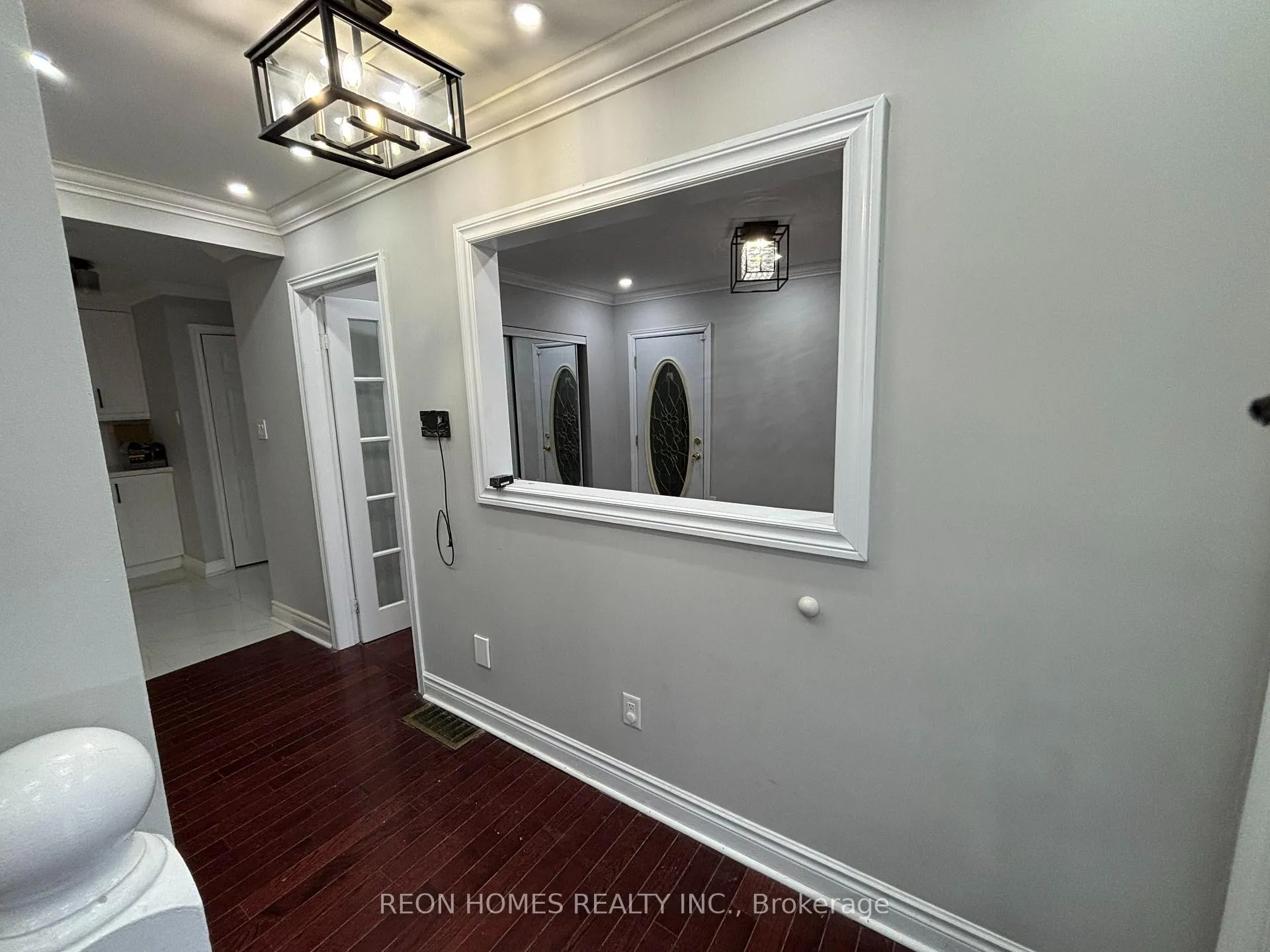 Photo 6 of Unit (Main), 724 Sheppard Avenue, Pickering, Woodlands — HOMEH
