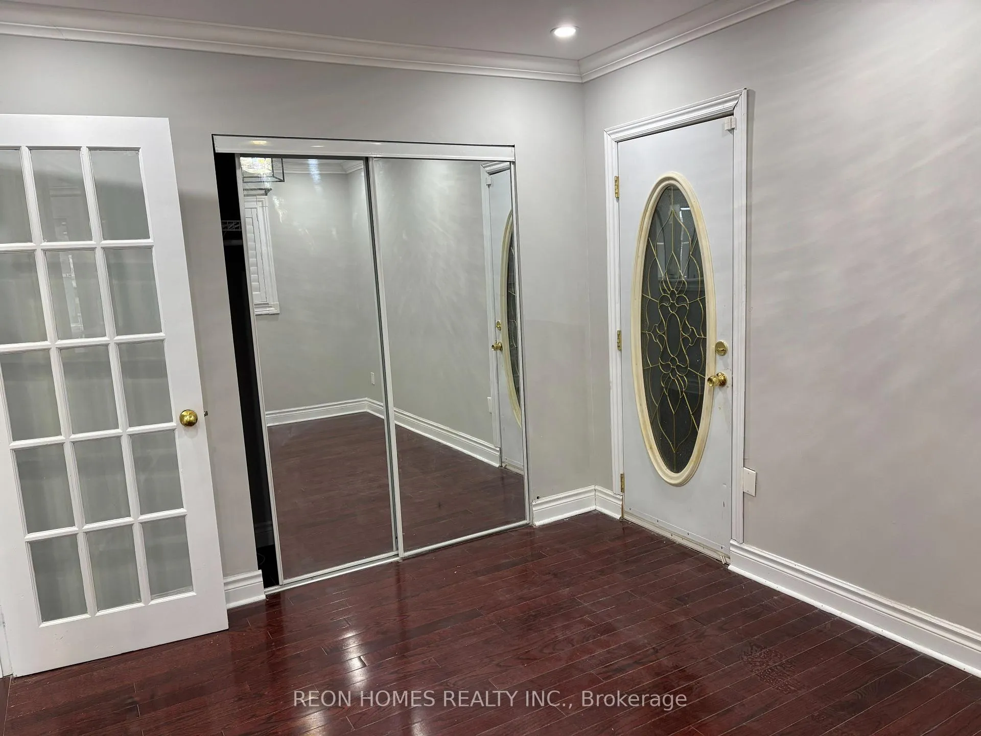 Photo 7 of Unit (Main), 724 Sheppard Avenue, Pickering, Woodlands — HOMEH