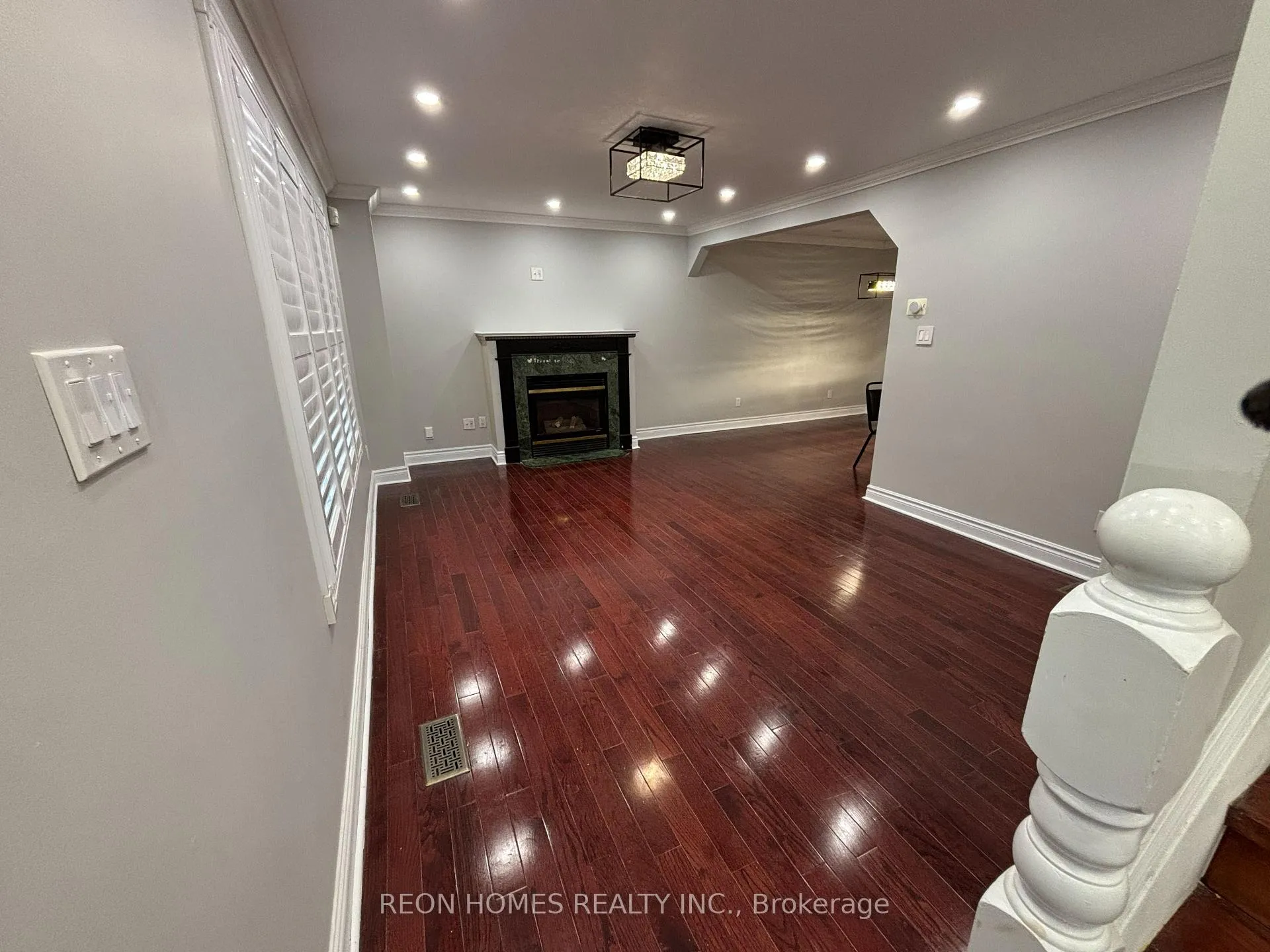 Photo 8 of Unit (Main), 724 Sheppard Avenue, Pickering, Woodlands — HOMEH