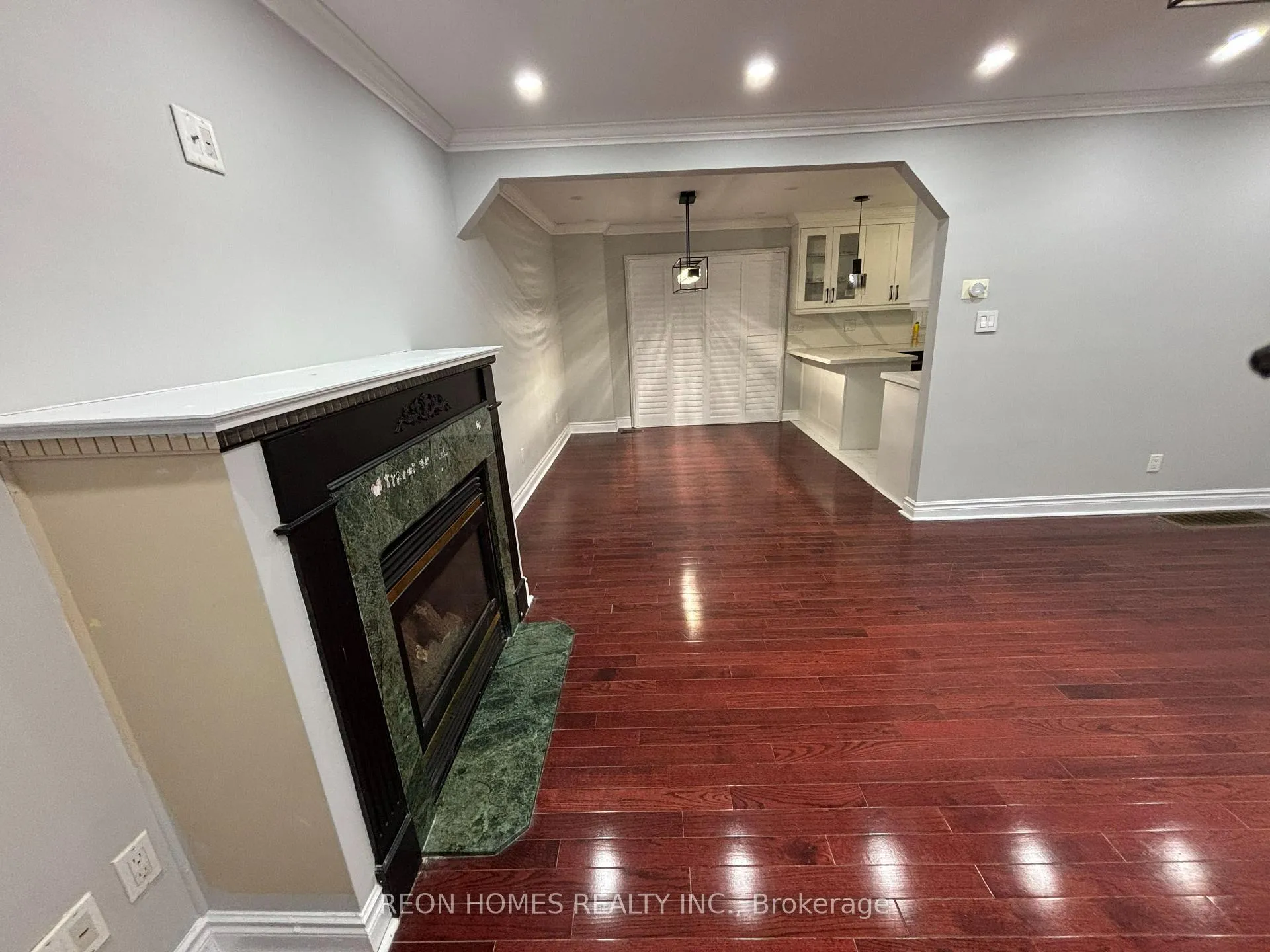 Photo 10 of Unit (Main), 724 Sheppard Avenue, Pickering, Woodlands — HOMEH