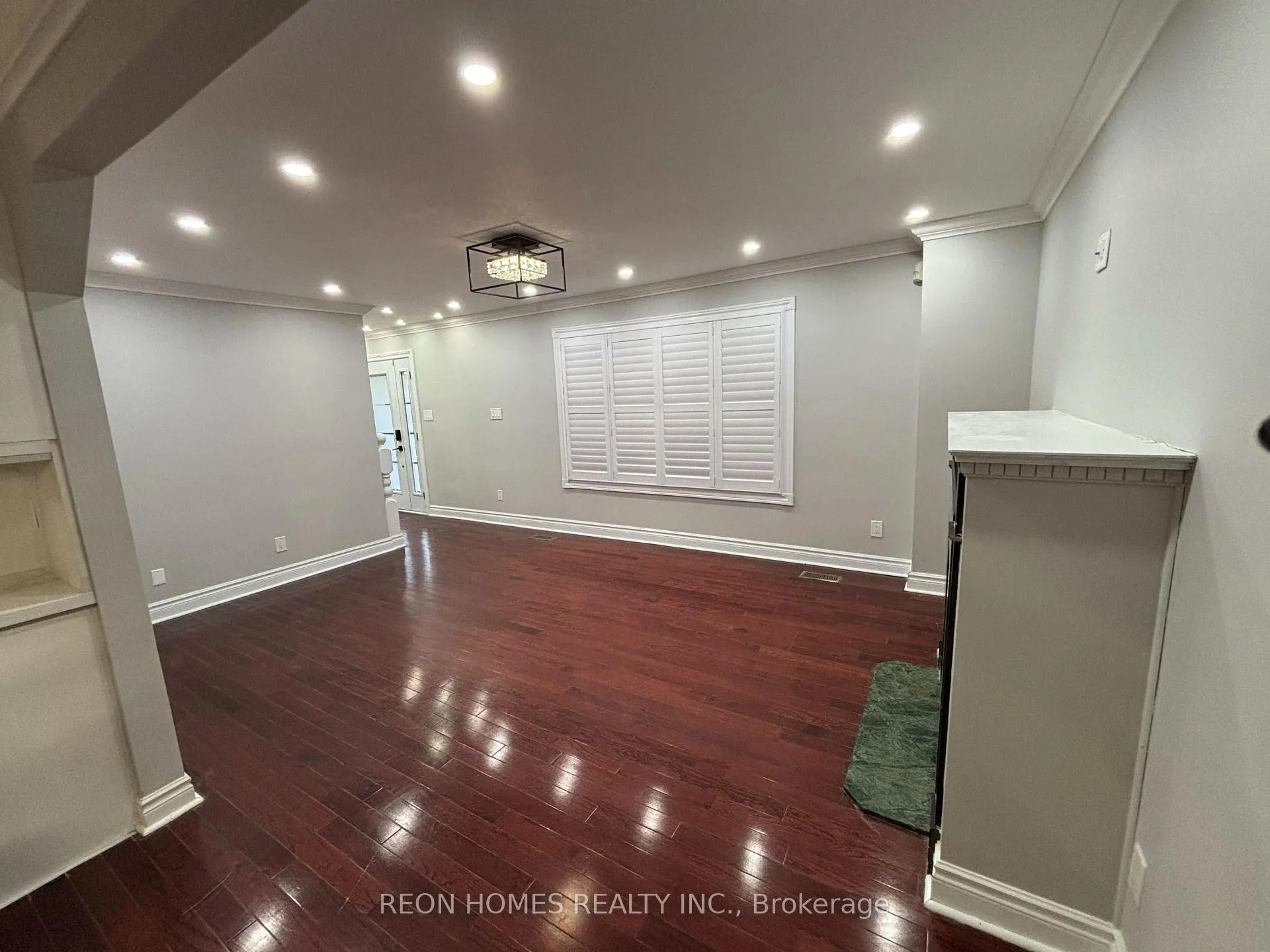 Photo 11 of Unit (Main), 724 Sheppard Avenue, Pickering, Woodlands — HOMEH