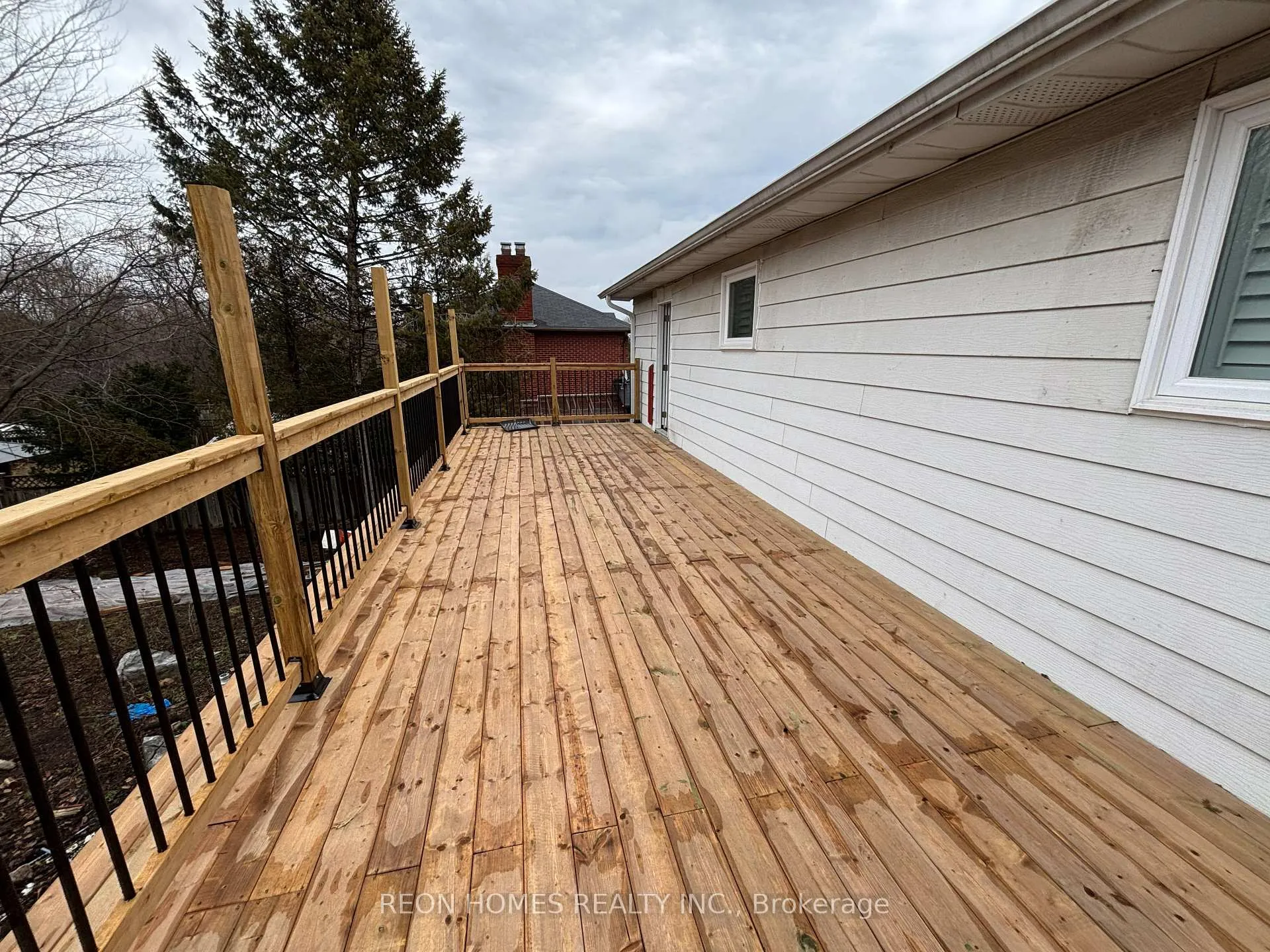 Photo 26 of Unit (Main), 724 Sheppard Avenue, Pickering, Woodlands — HOMEH